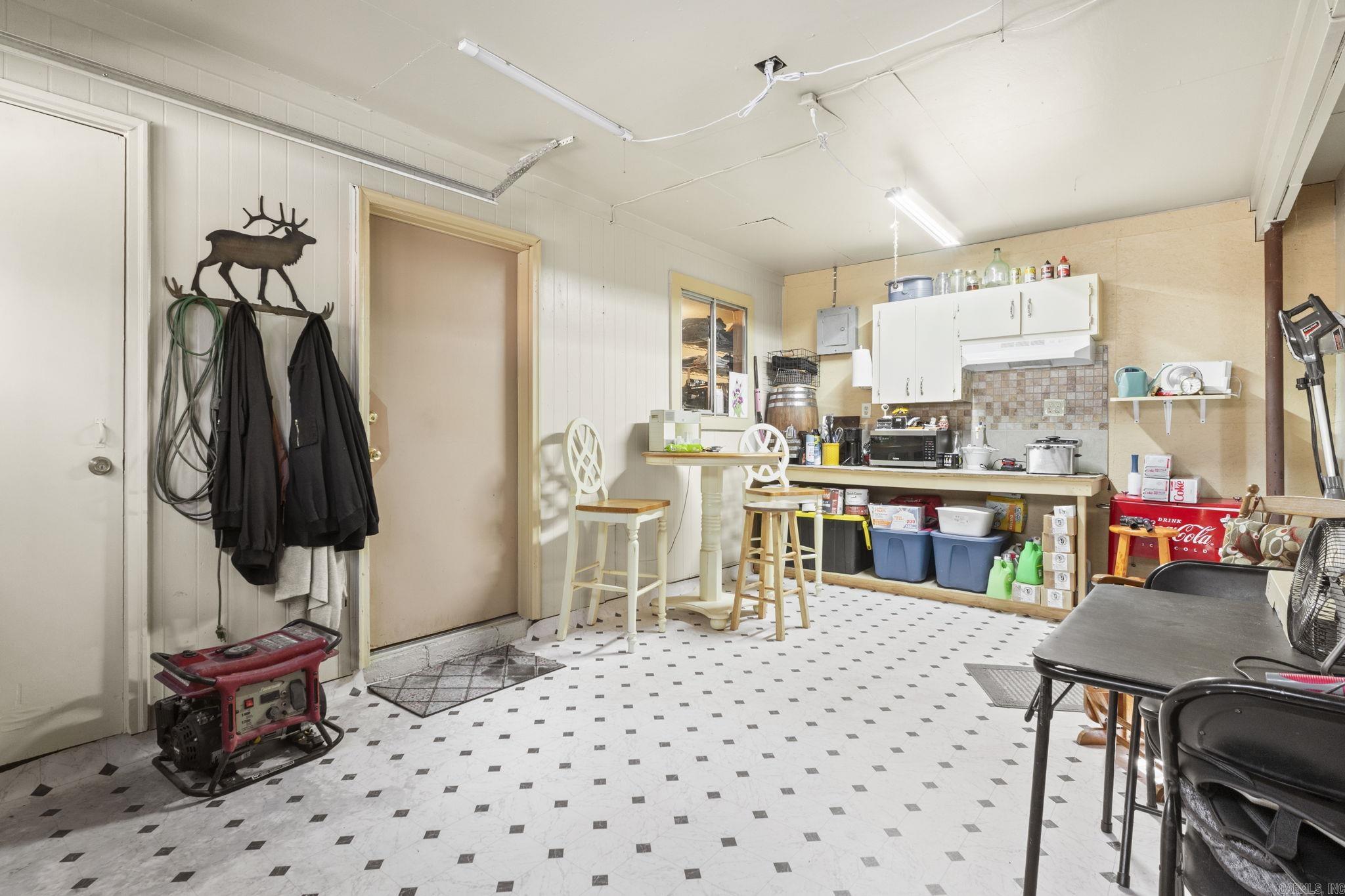 Lake View - Residential Lease