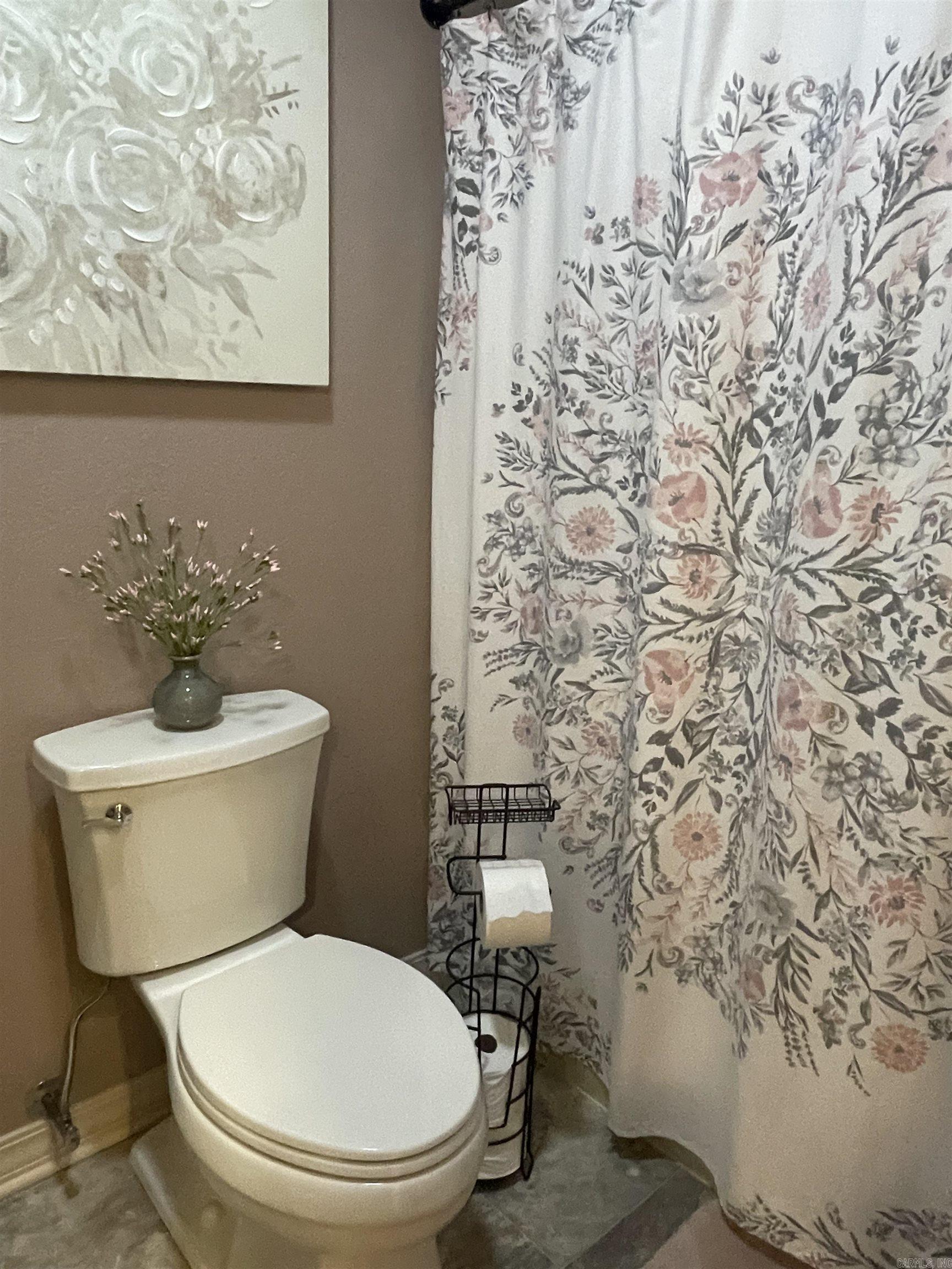 RIVER OAKS TRACE - Residential