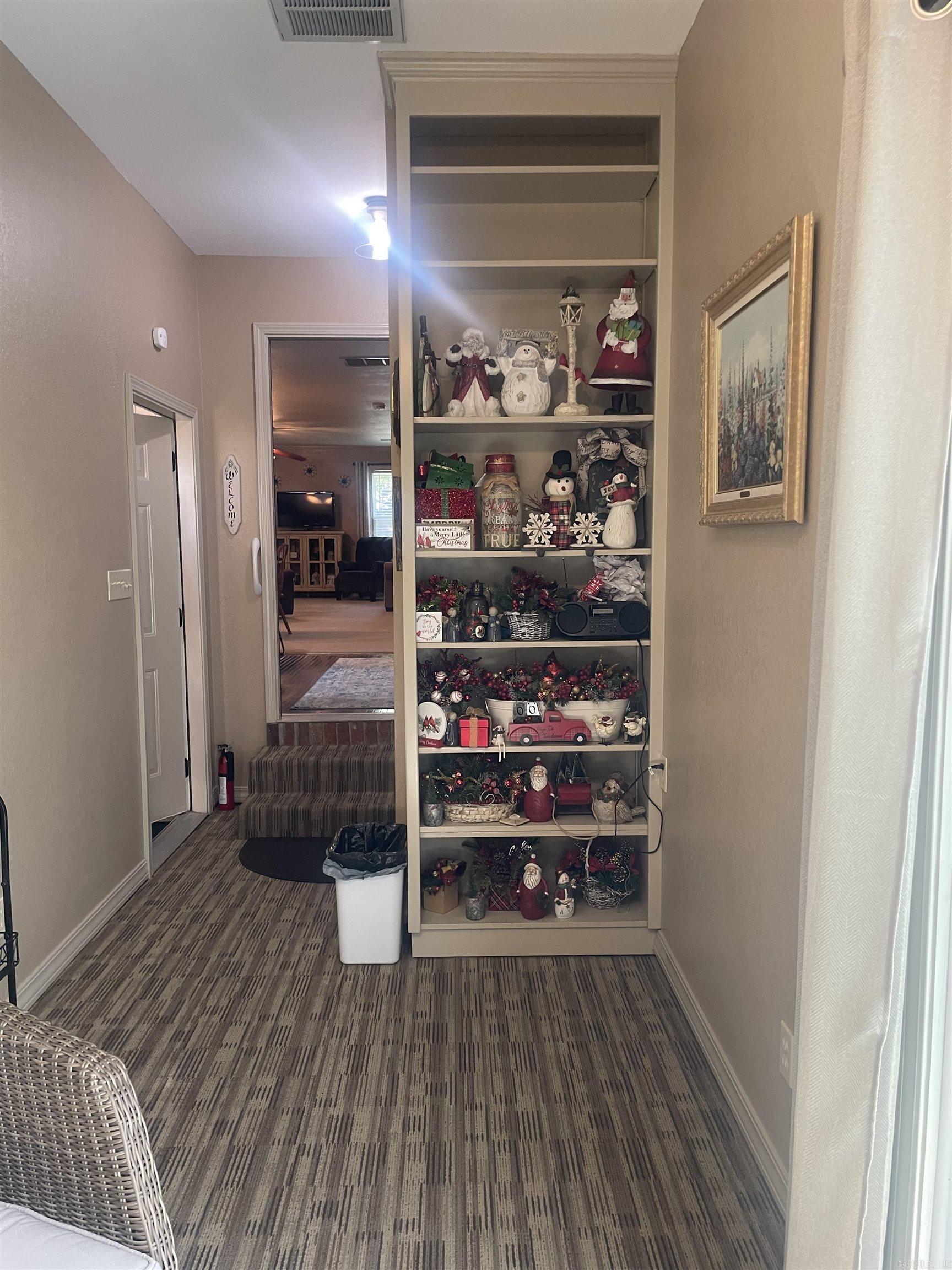 RIVER OAKS TRACE - Residential