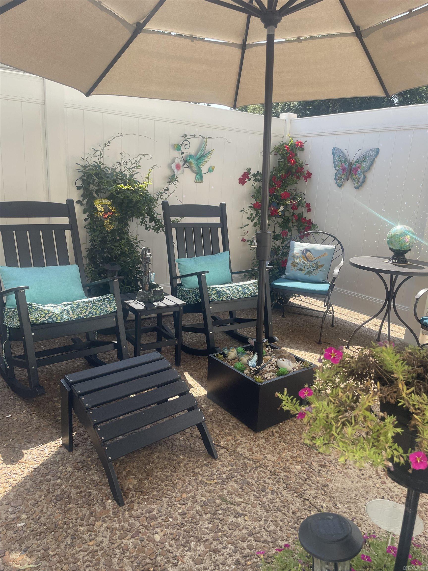 RIVER OAKS TRACE - Residential