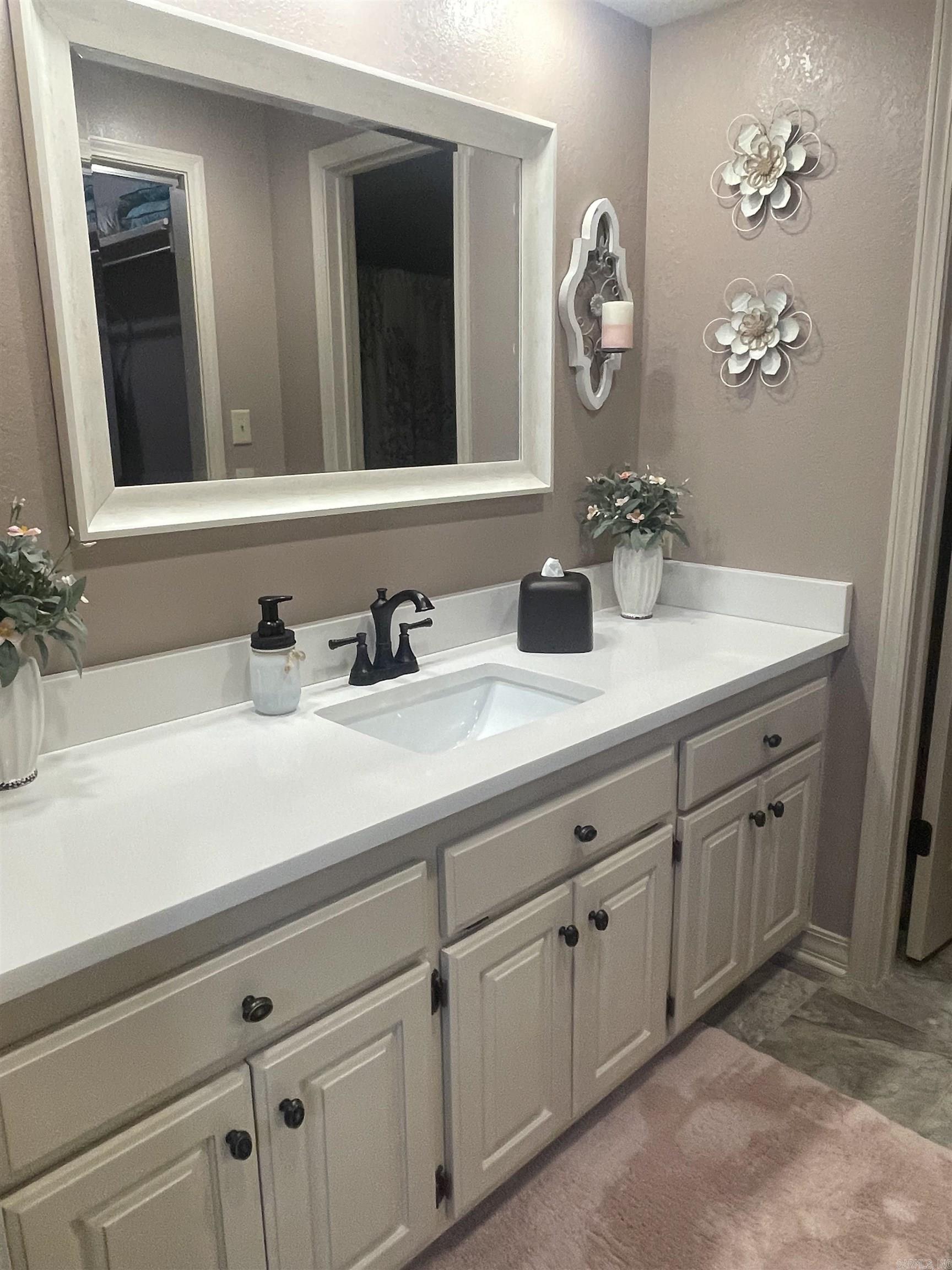 RIVER OAKS TRACE - Residential