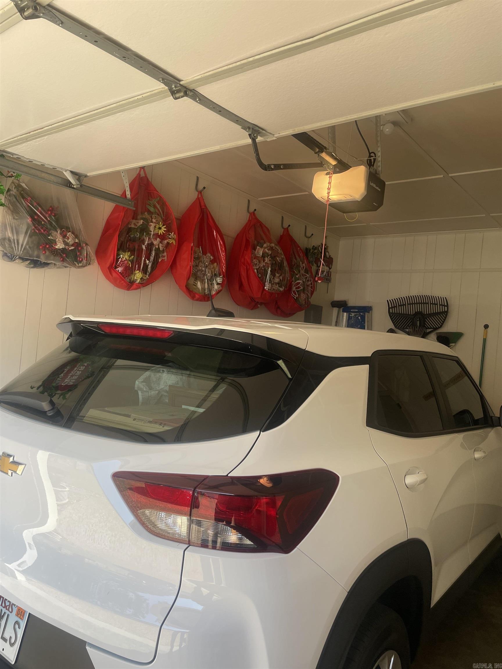 RIVER OAKS TRACE - Residential