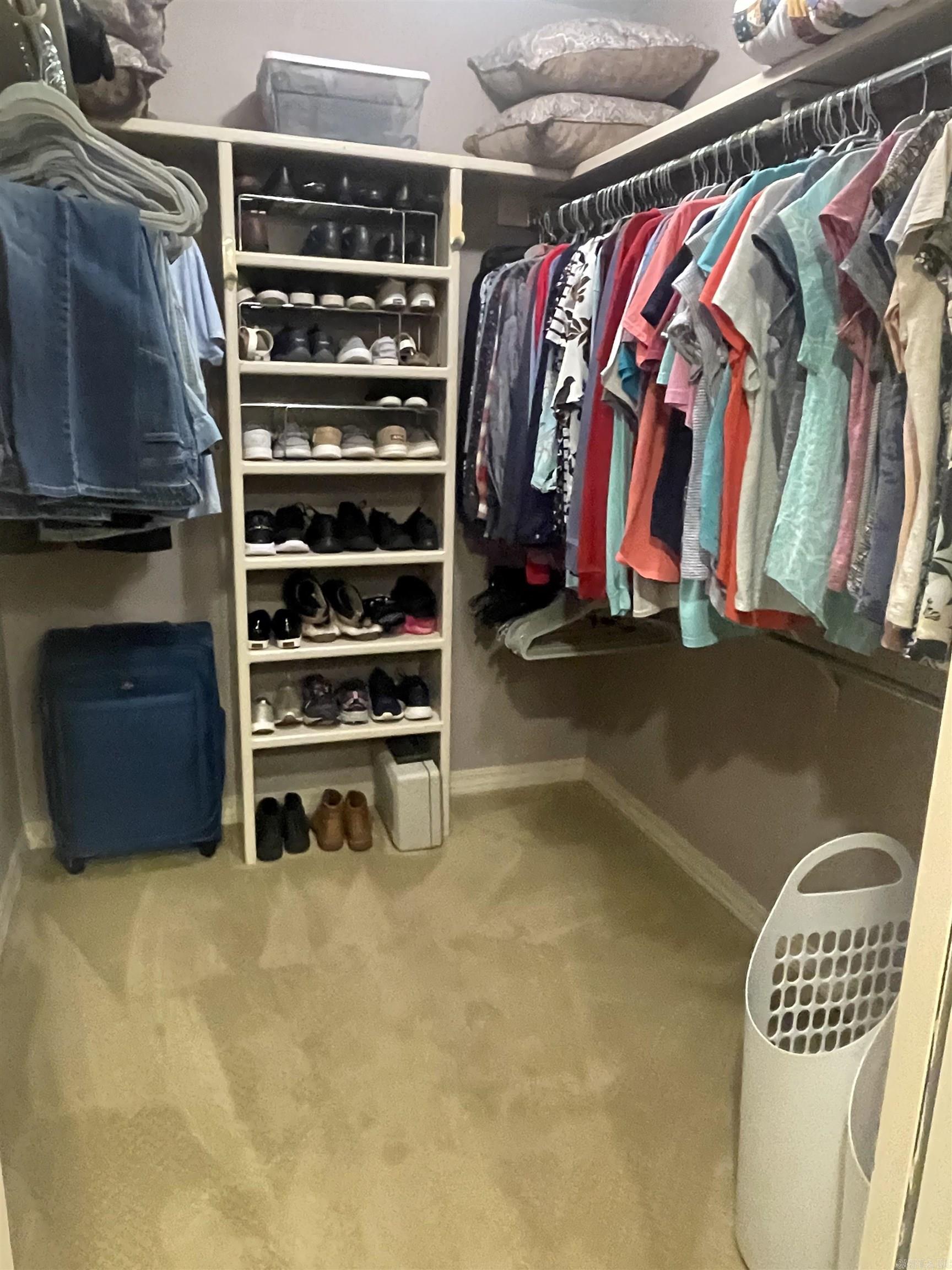 RIVER OAKS TRACE - Residential