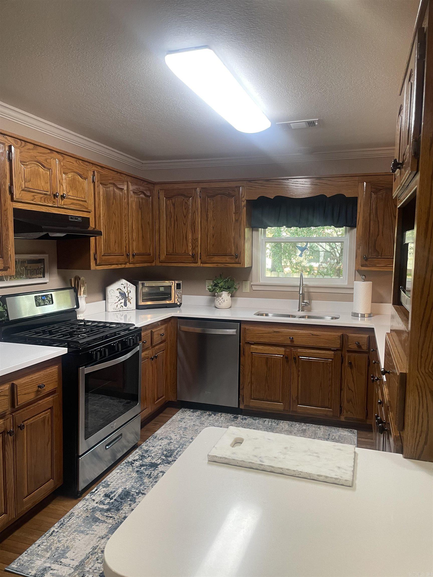 RIVER OAKS TRACE - Residential