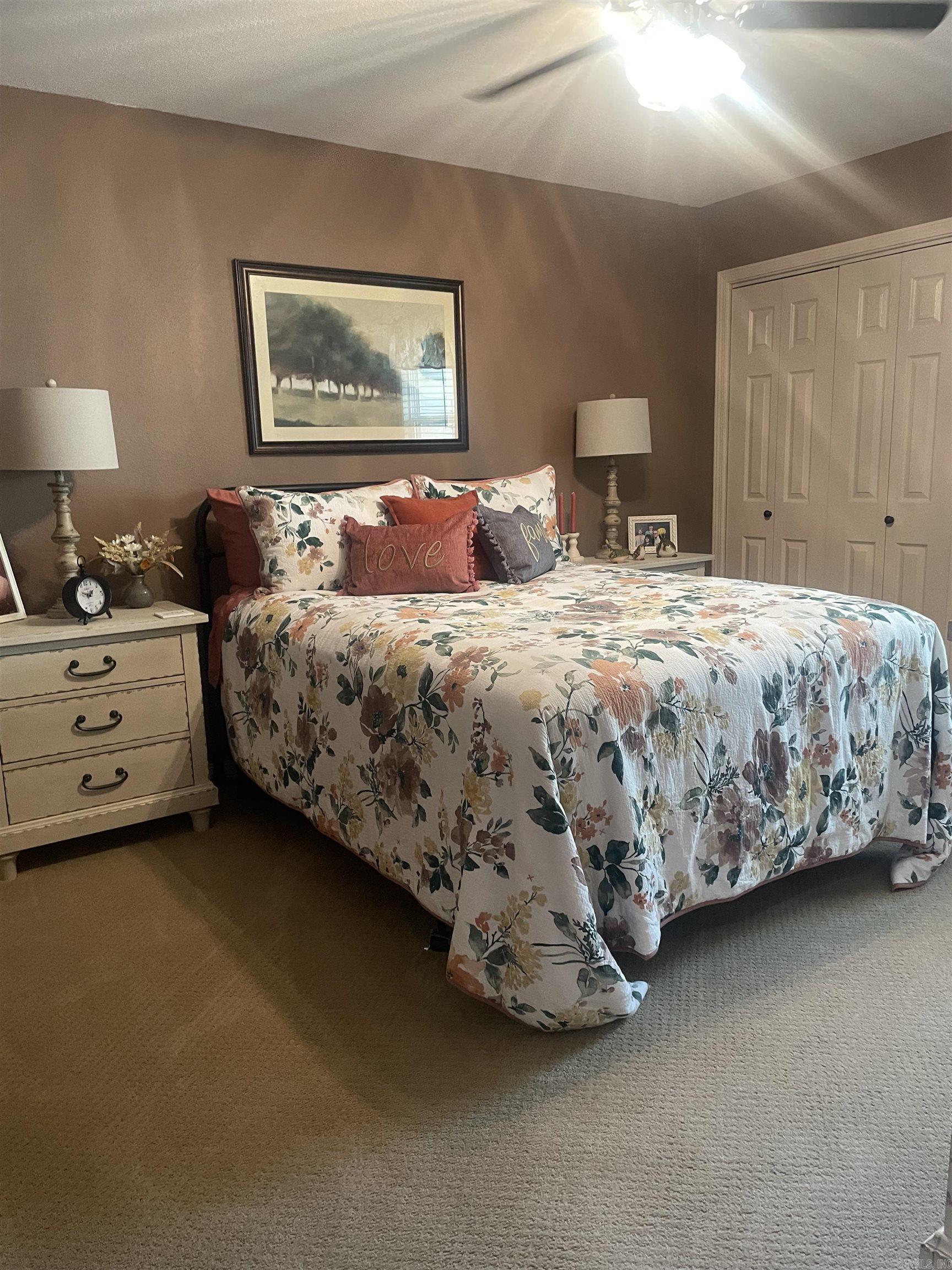 RIVER OAKS TRACE - Residential