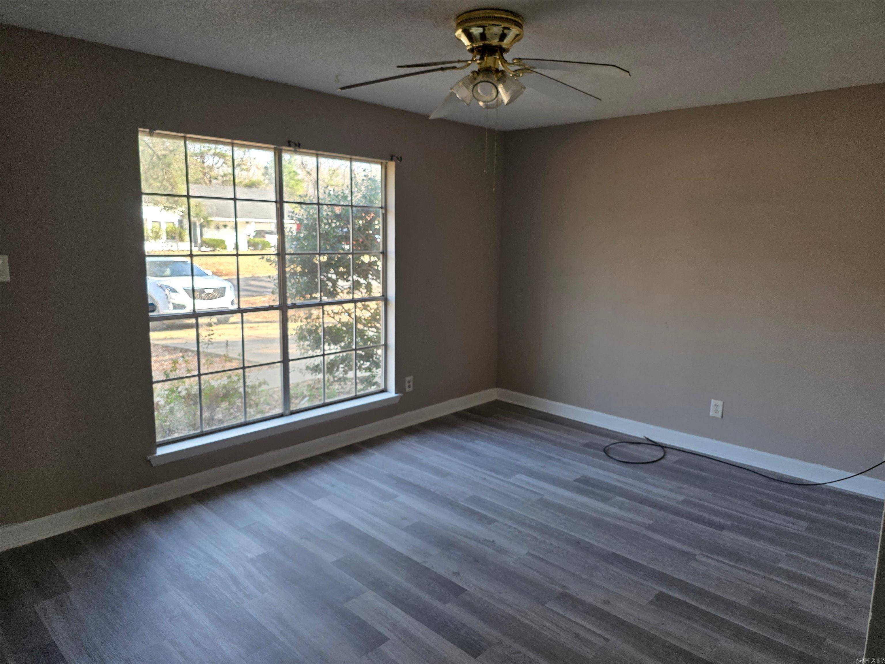 BRIARFIELD - Residential