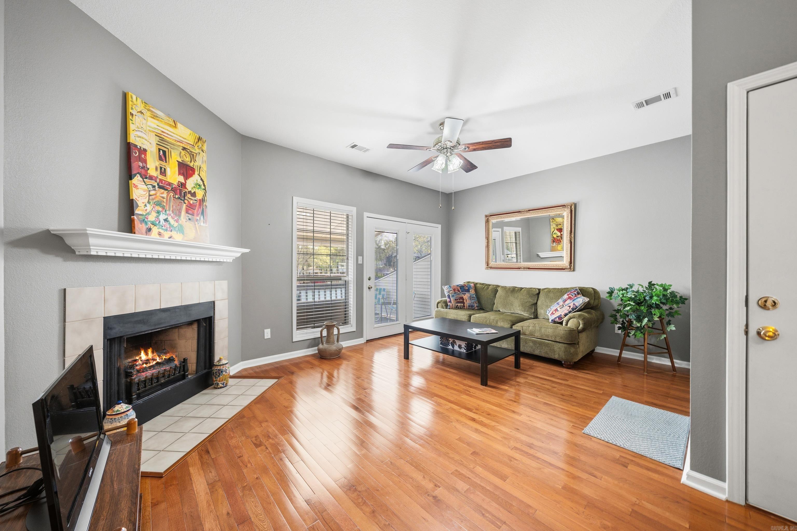 BAYSHORE TOWNHOMES - Residential