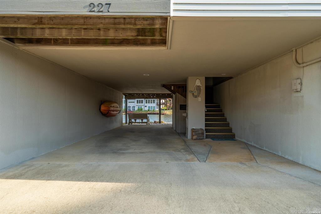 BAYSHORE TOWNHOMES - Residential