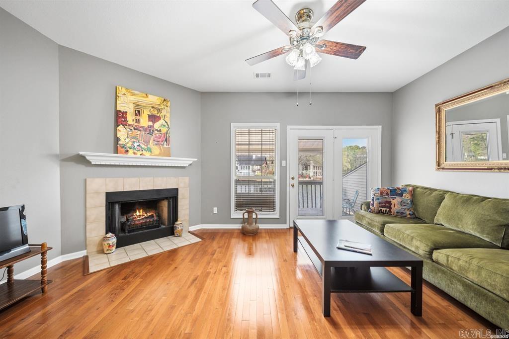 BAYSHORE TOWNHOMES - Residential