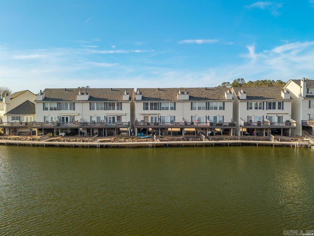 BAYSHORE TOWNHOMES - Residential