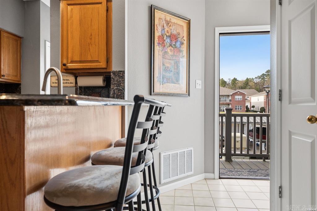 BAYSHORE TOWNHOMES - Residential