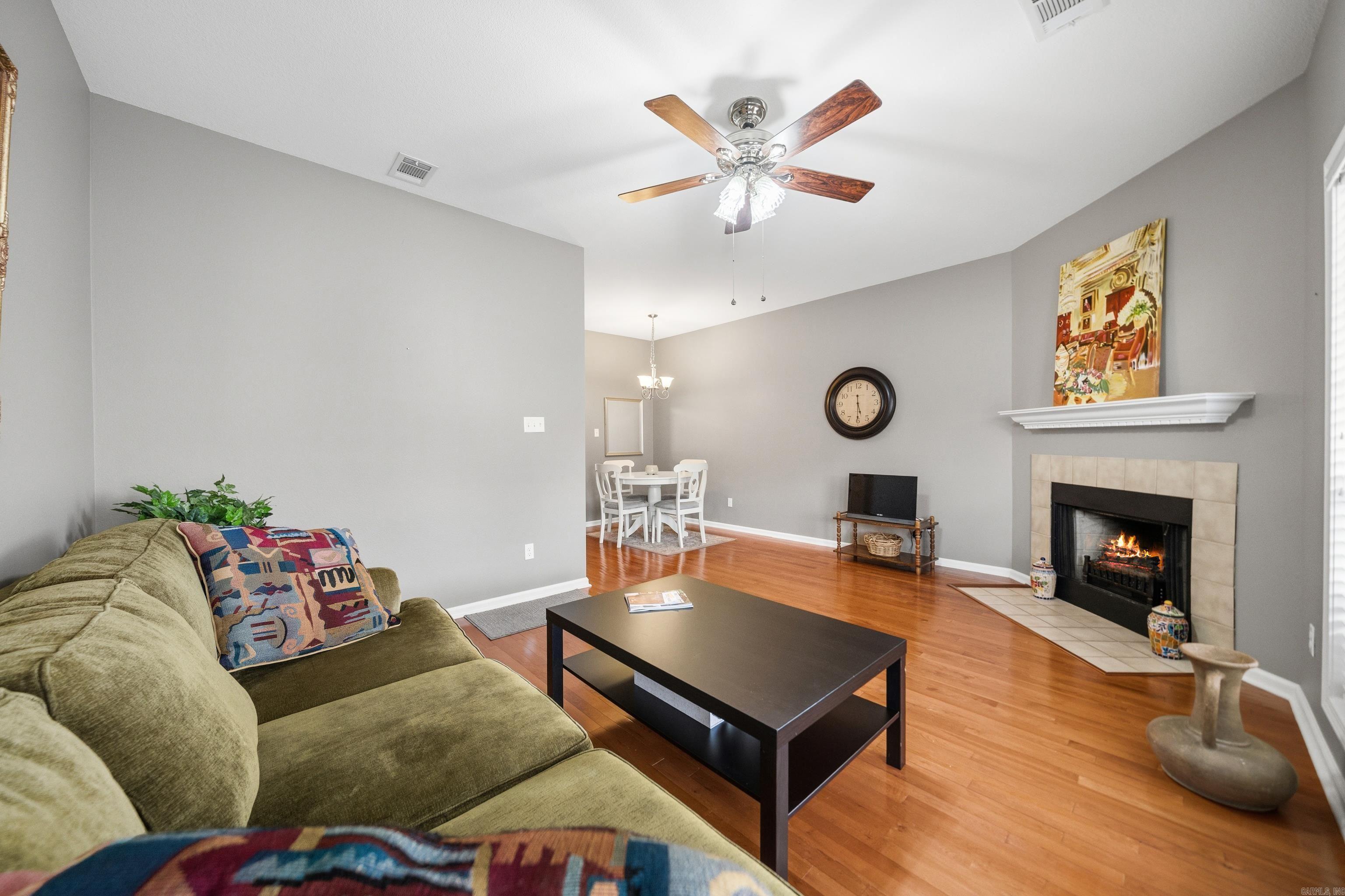 BAYSHORE TOWNHOMES - Residential