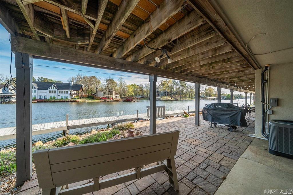 BAYSHORE TOWNHOMES - Residential