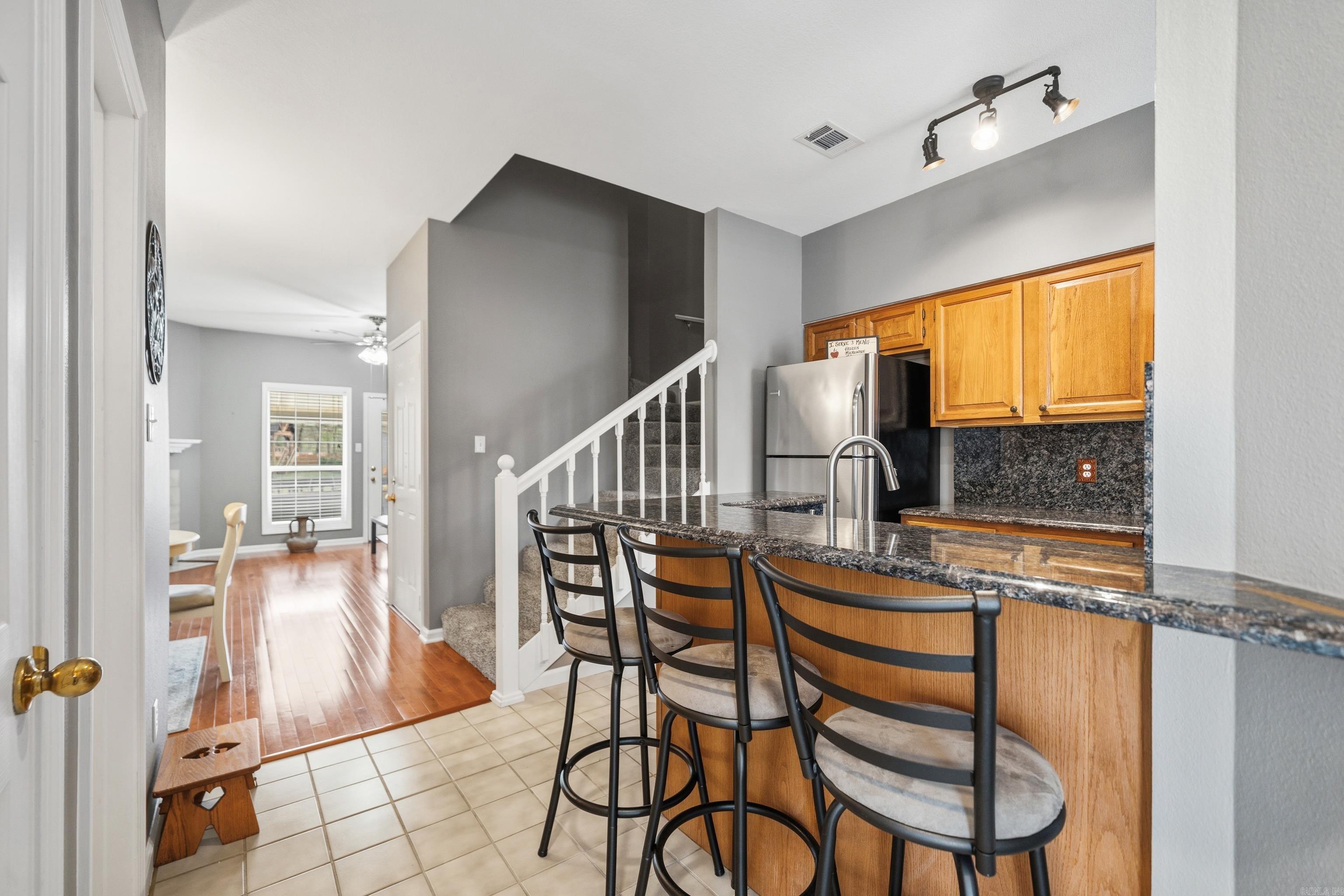 BAYSHORE TOWNHOMES - Residential