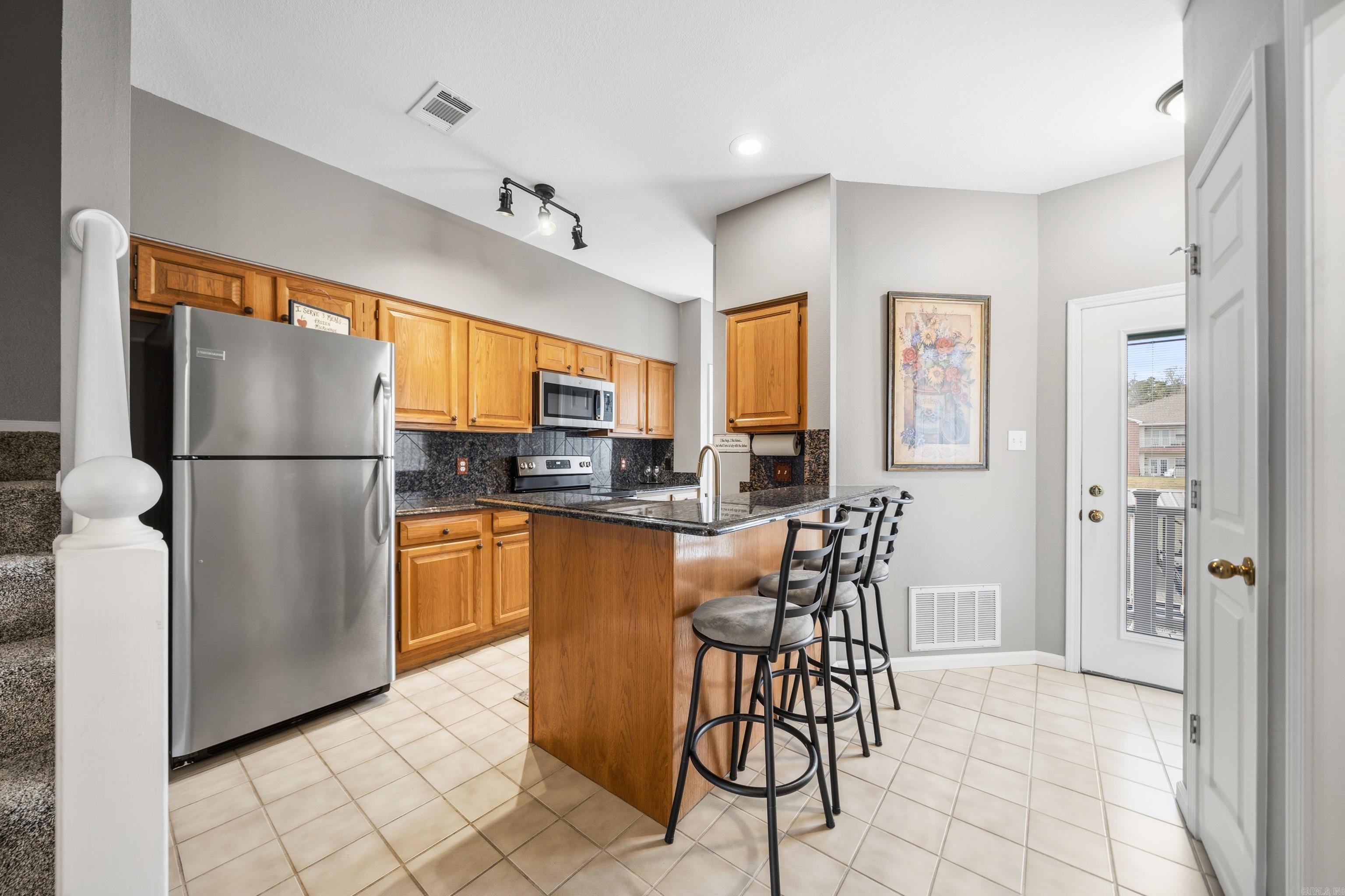 BAYSHORE TOWNHOMES - Residential