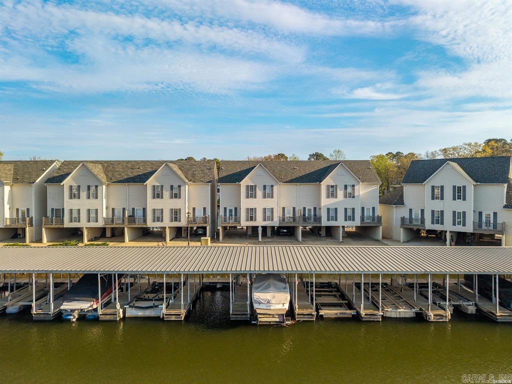 BAYSHORE TOWNHOMES - Residential