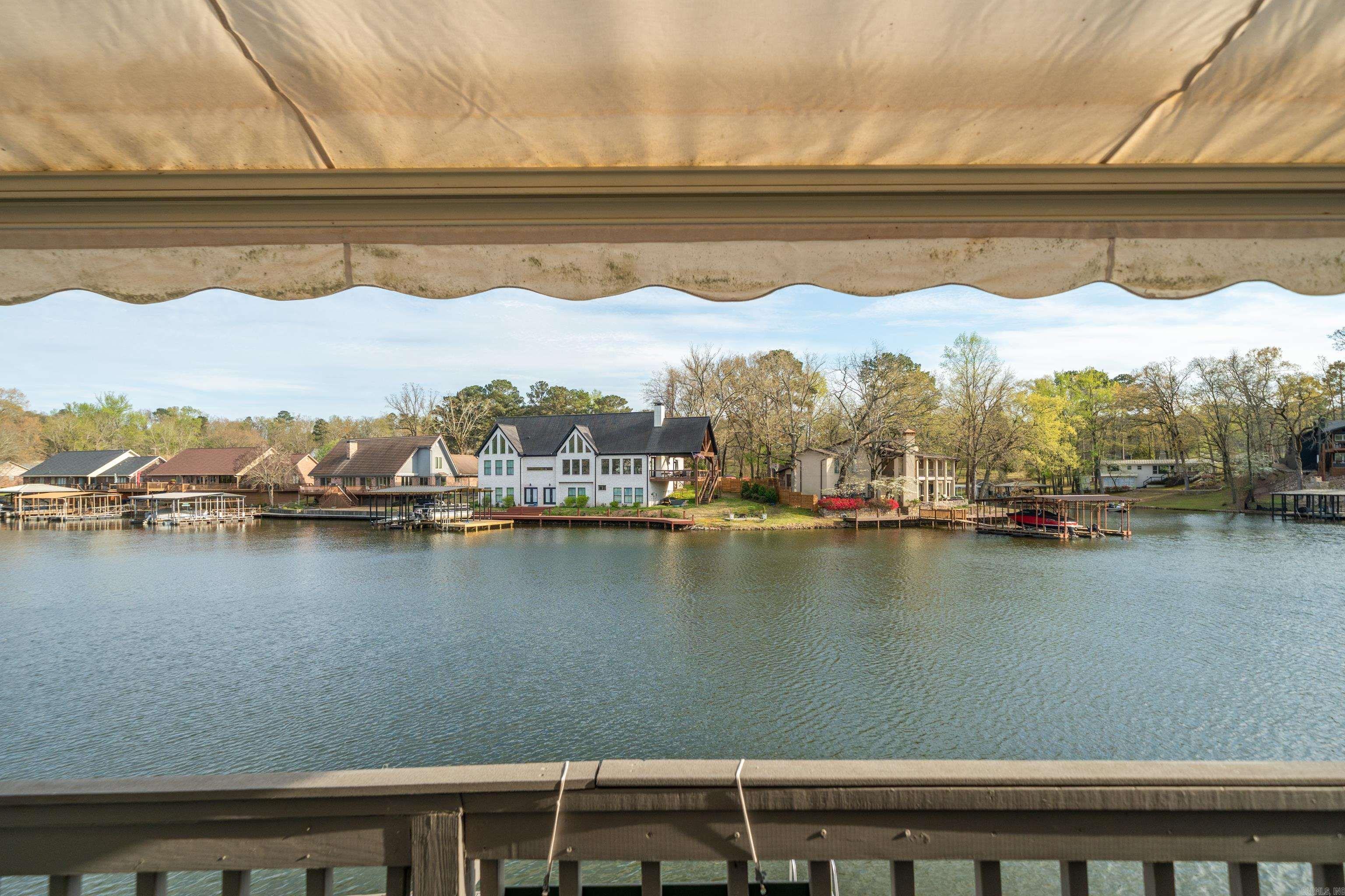 BAYSHORE TOWNHOMES - Residential