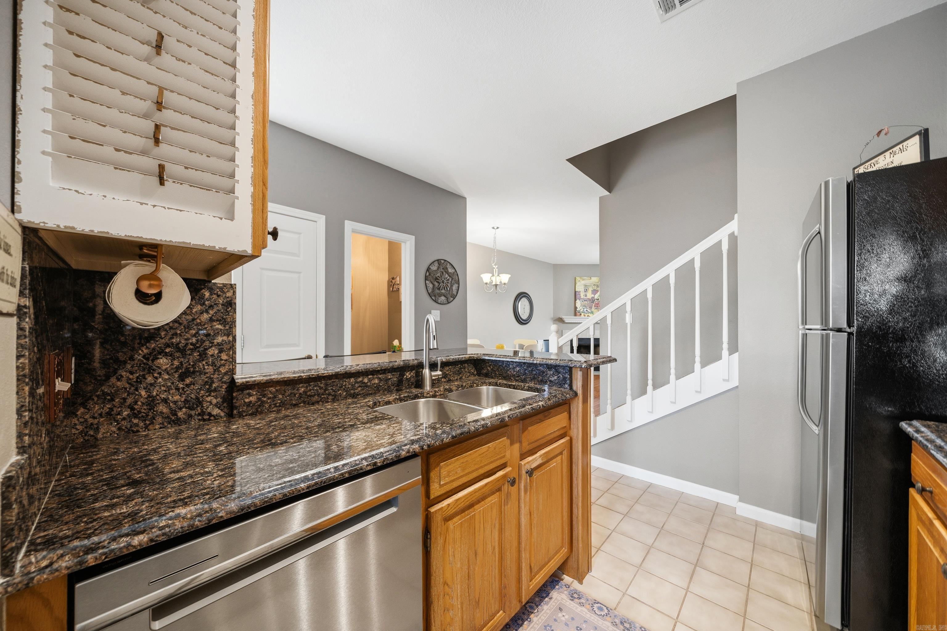 BAYSHORE TOWNHOMES - Residential