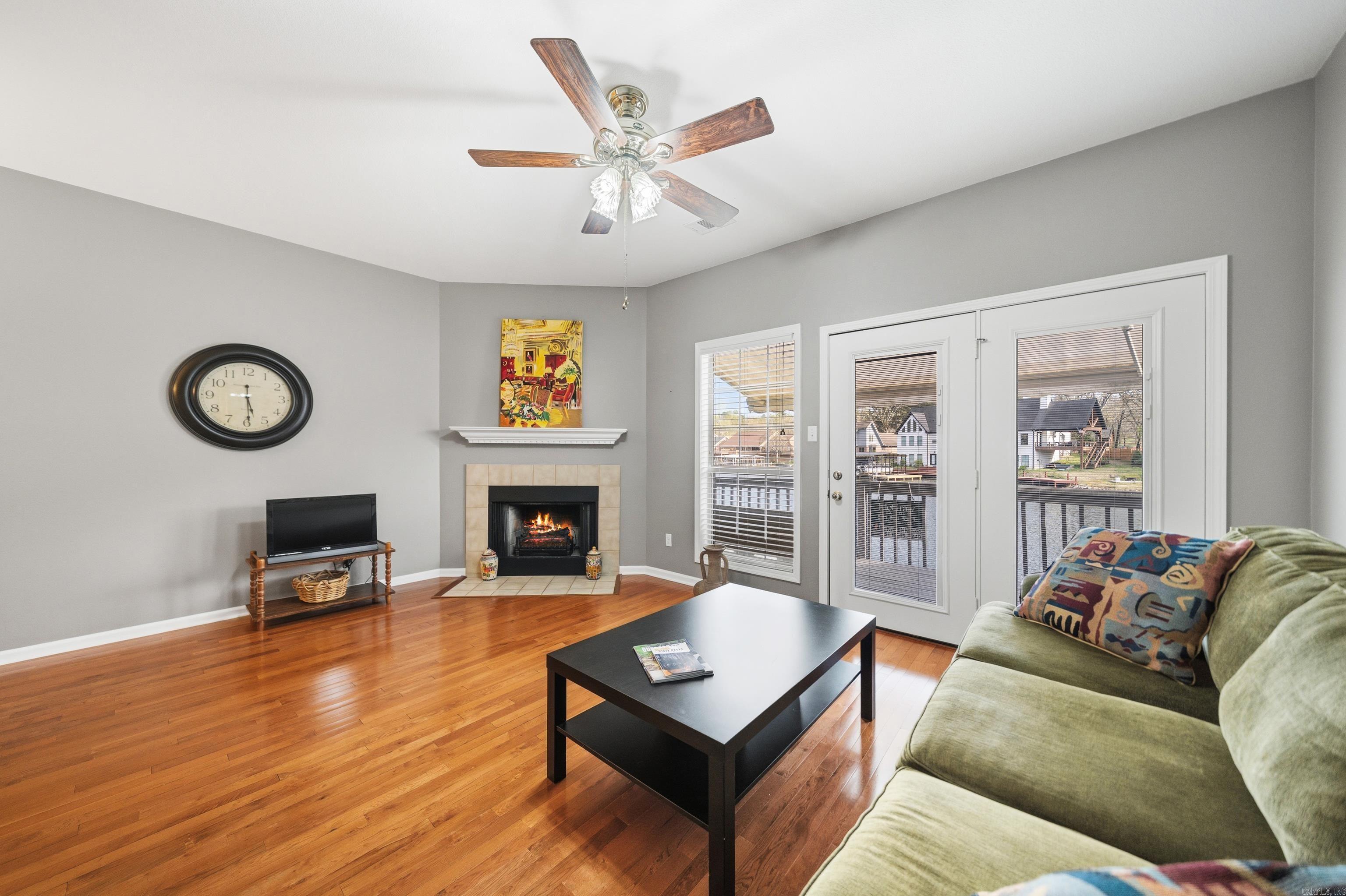 BAYSHORE TOWNHOMES - Residential