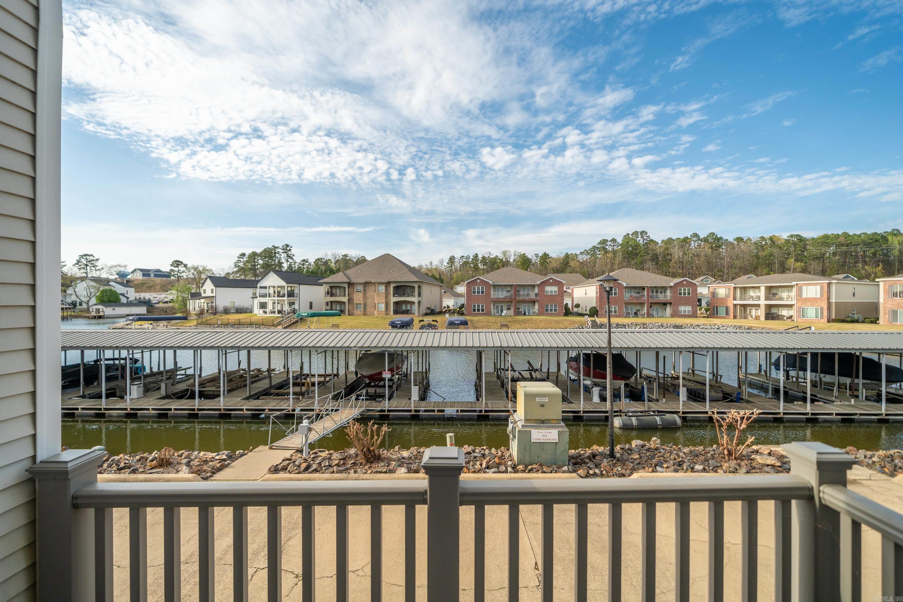 BAYSHORE TOWNHOMES - Residential