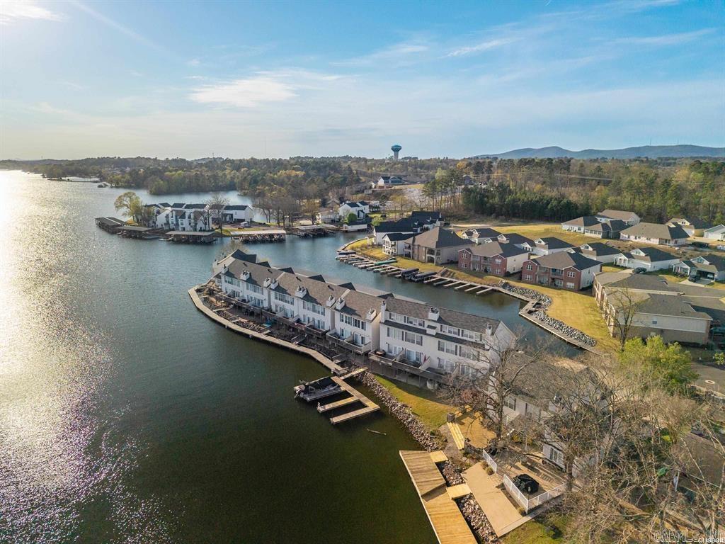 BAYSHORE TOWNHOMES - Residential