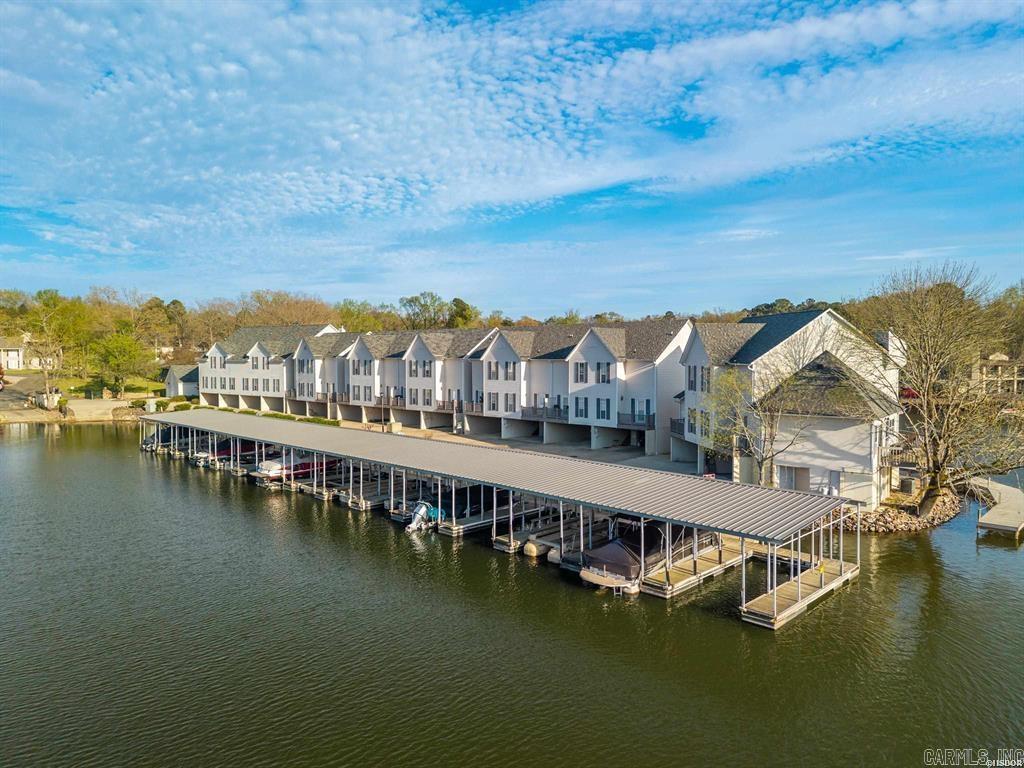 BAYSHORE TOWNHOMES - Residential