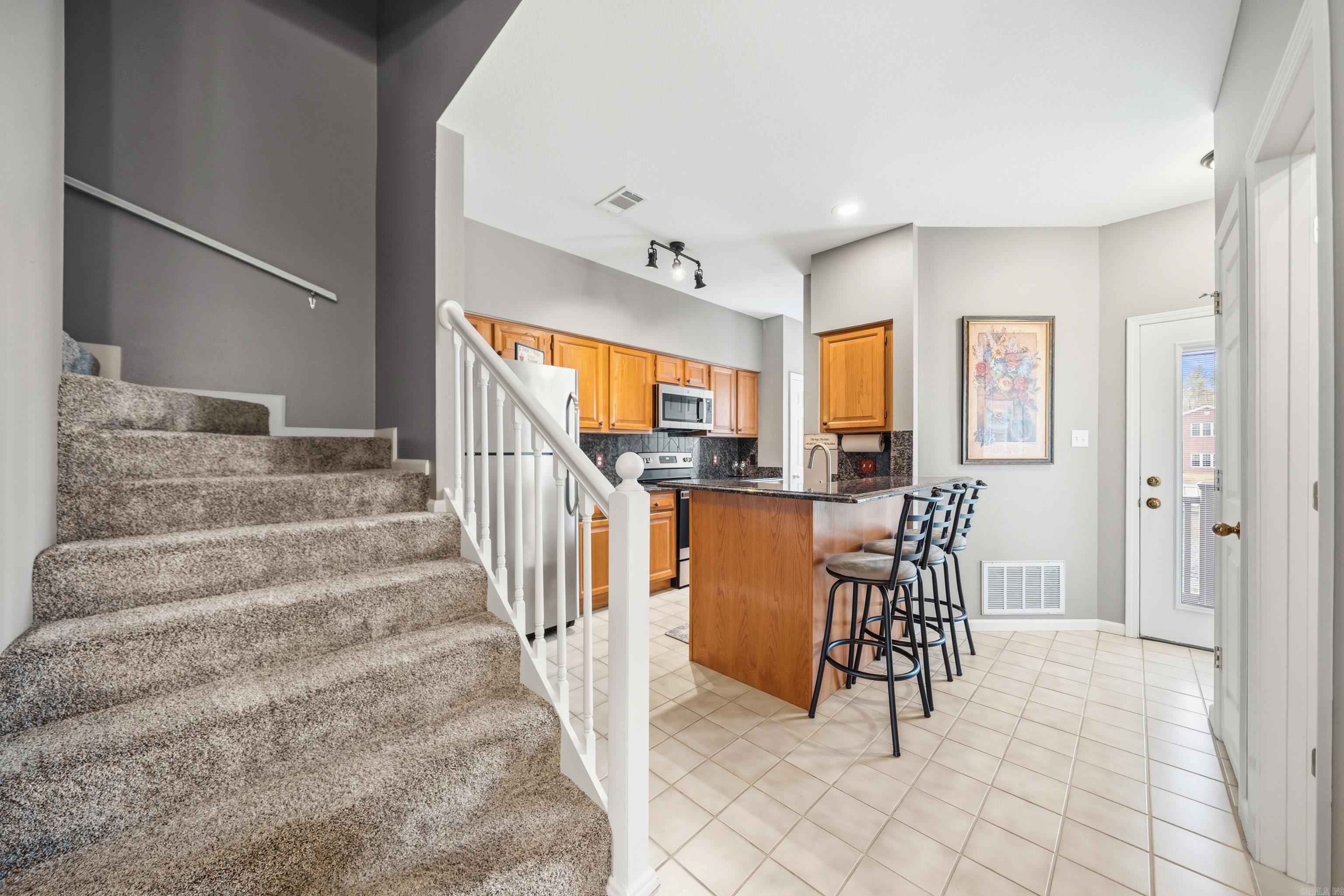 BAYSHORE TOWNHOMES - Residential