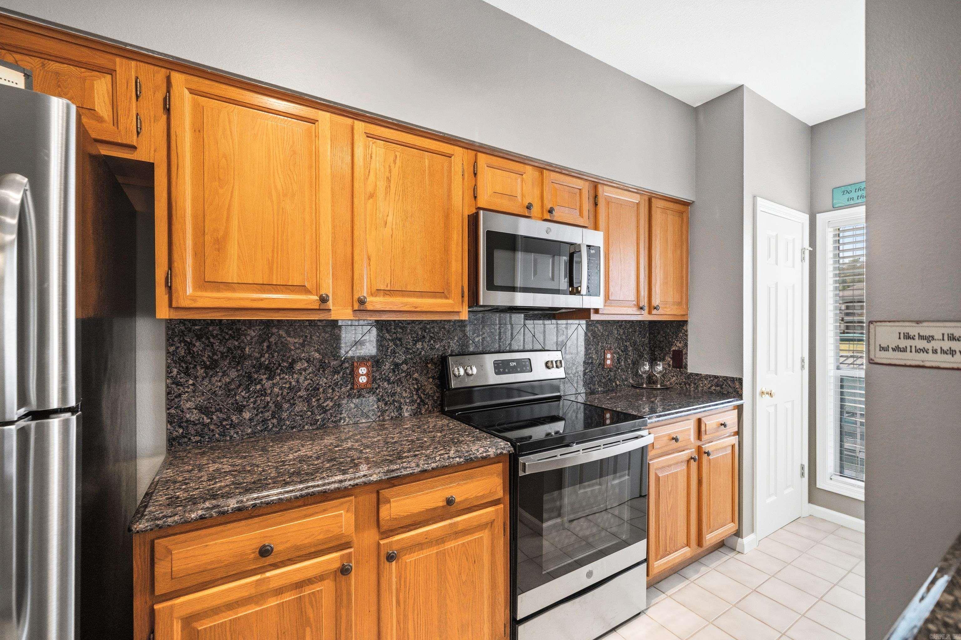 BAYSHORE TOWNHOMES - Residential