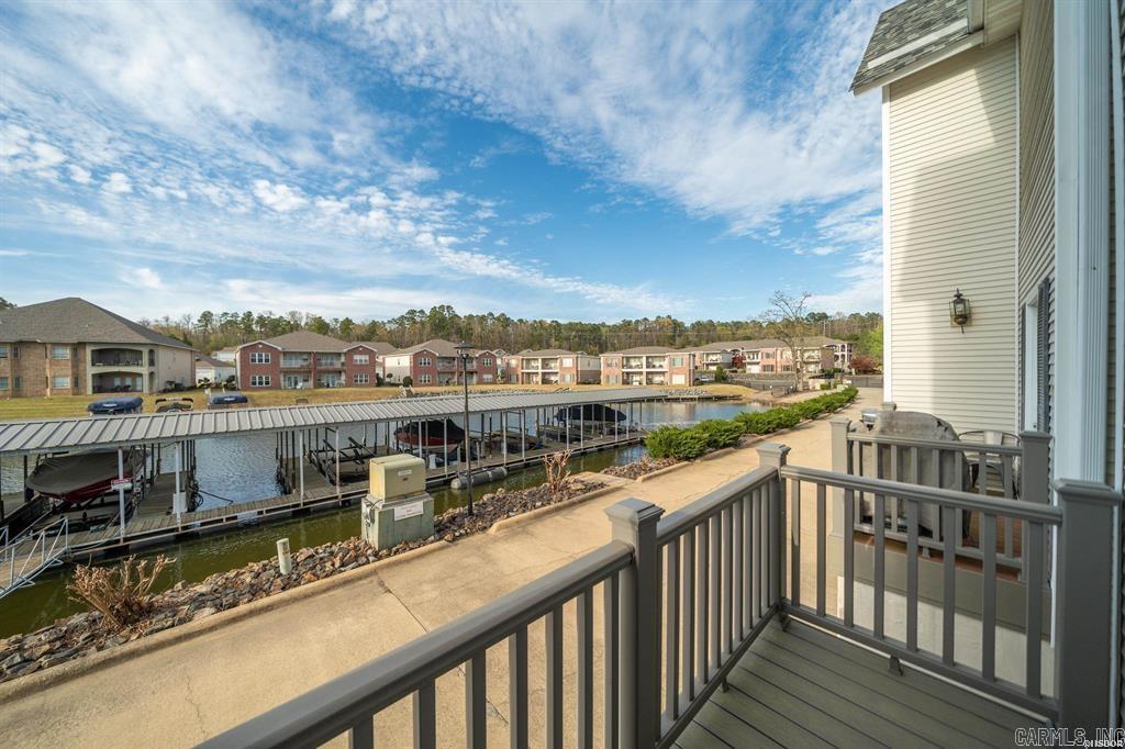 BAYSHORE TOWNHOMES - Residential