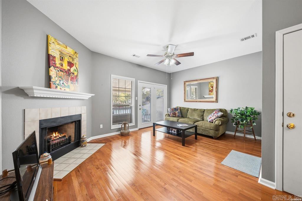 BAYSHORE TOWNHOMES - Residential