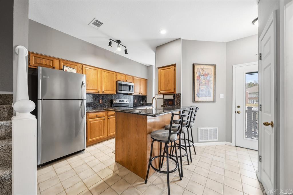 BAYSHORE TOWNHOMES - Residential