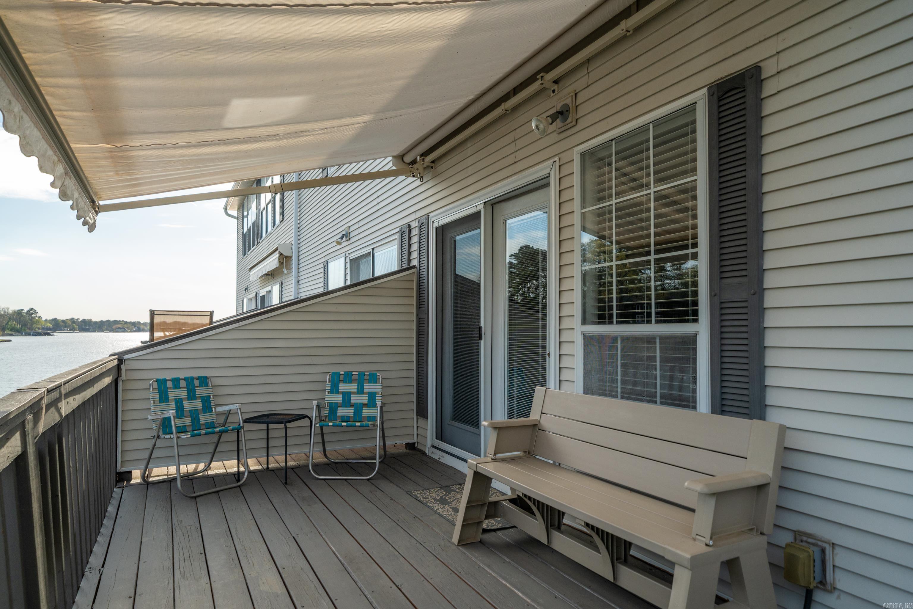 BAYSHORE TOWNHOMES - Residential