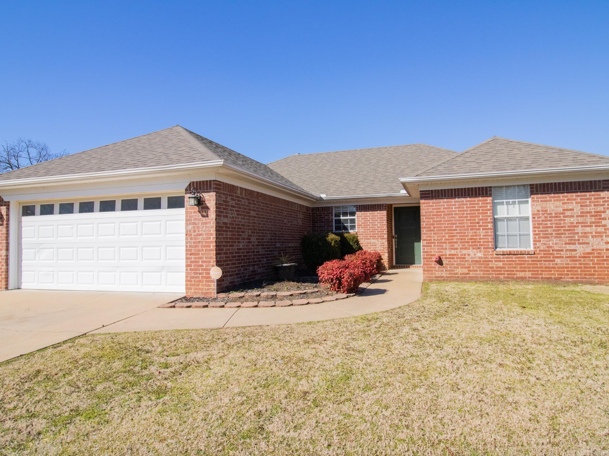 Charming 3 bedroom, 2 bath home that is in great condition and is conveniently located with easy access to the interstate! New roof in 2022. Granite countertops throughout!