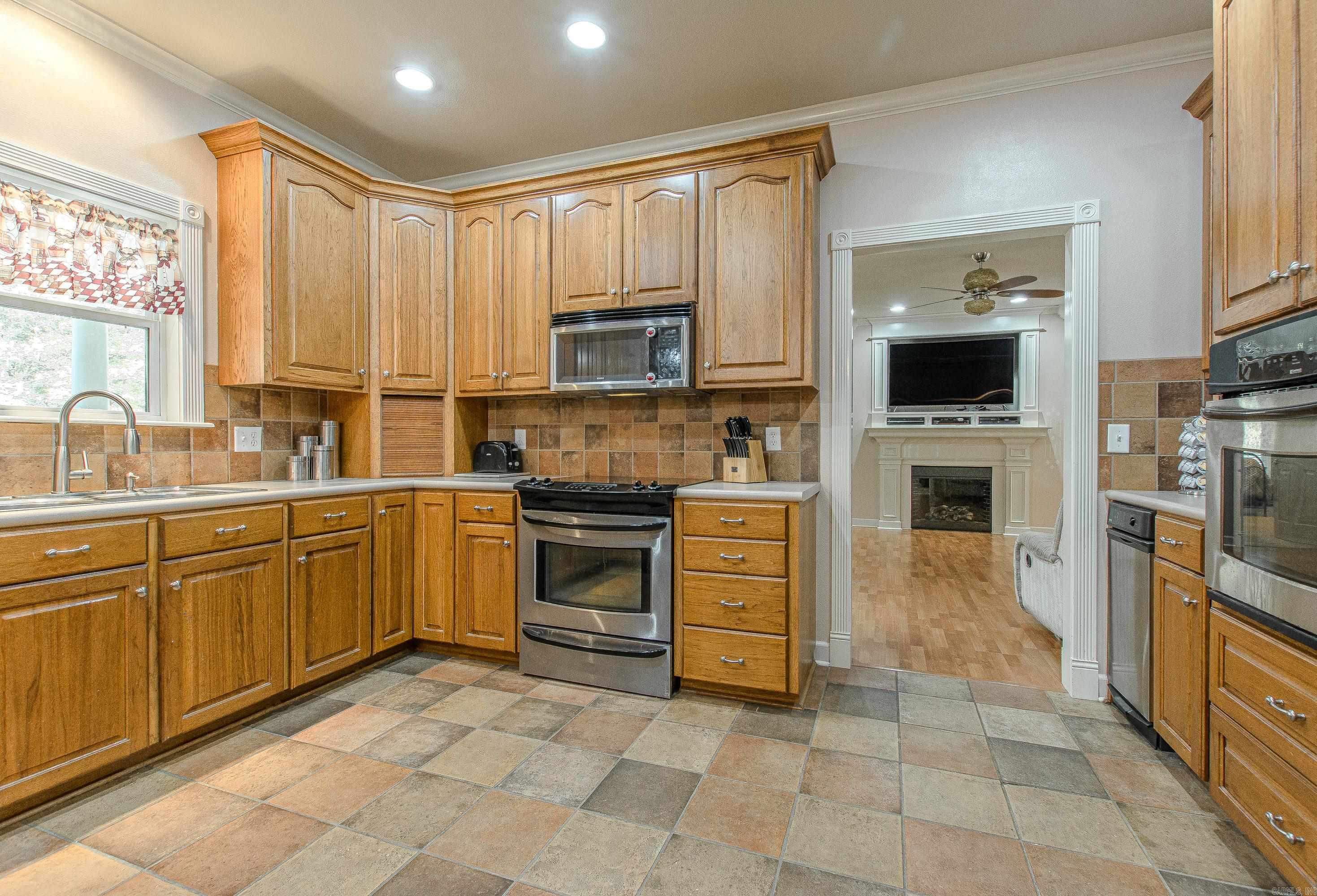 MAPLE CREEK FARMS - Residential