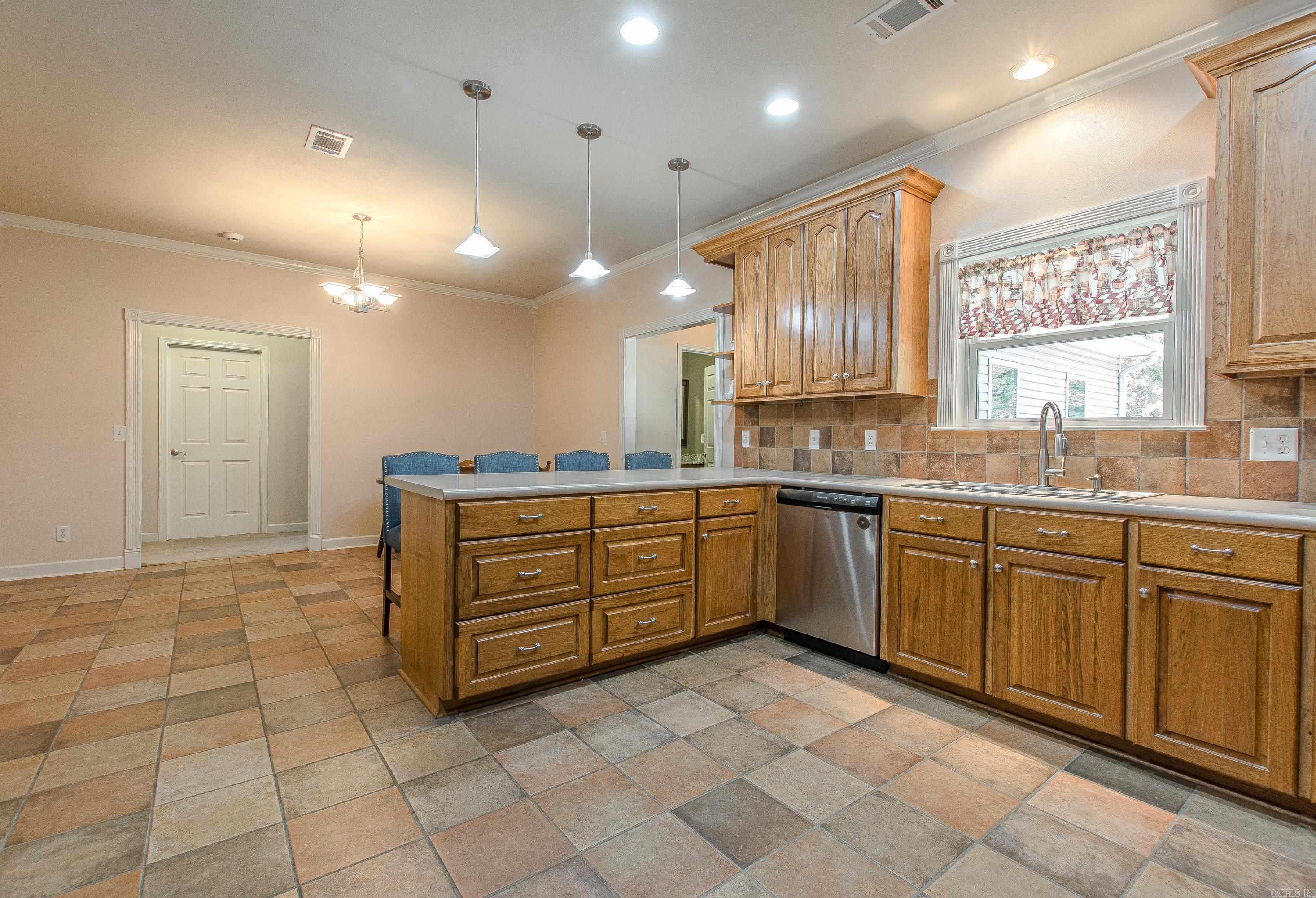 MAPLE CREEK FARMS - Residential