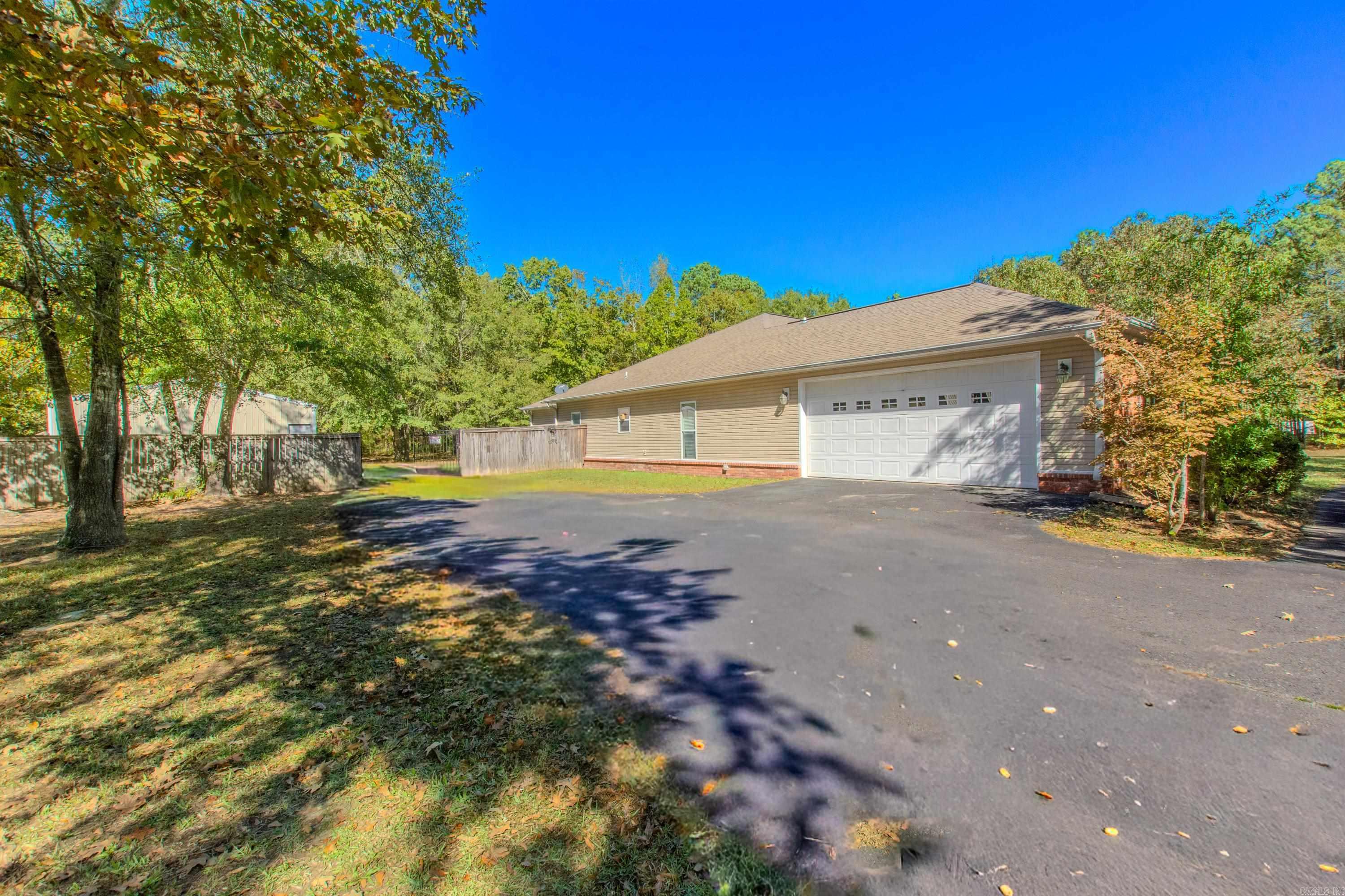 MAPLE CREEK FARMS - Residential