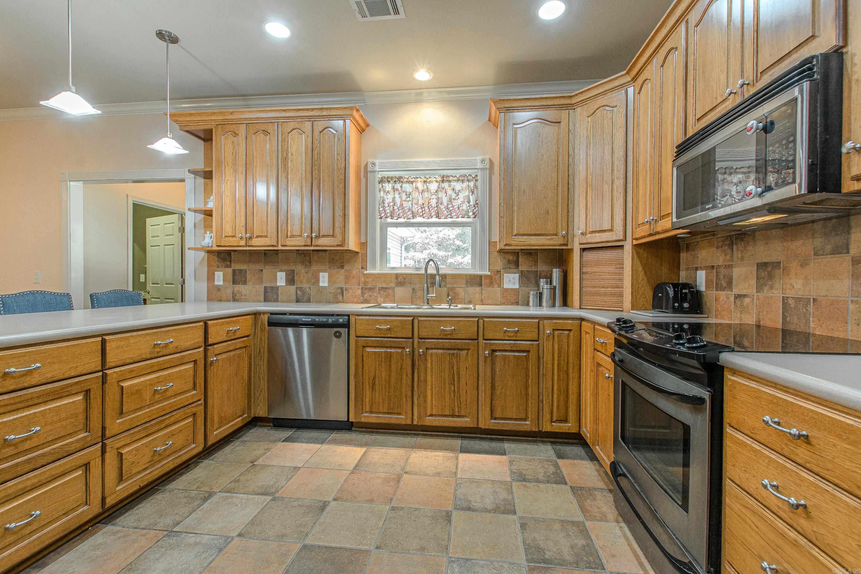 MAPLE CREEK FARMS - Residential