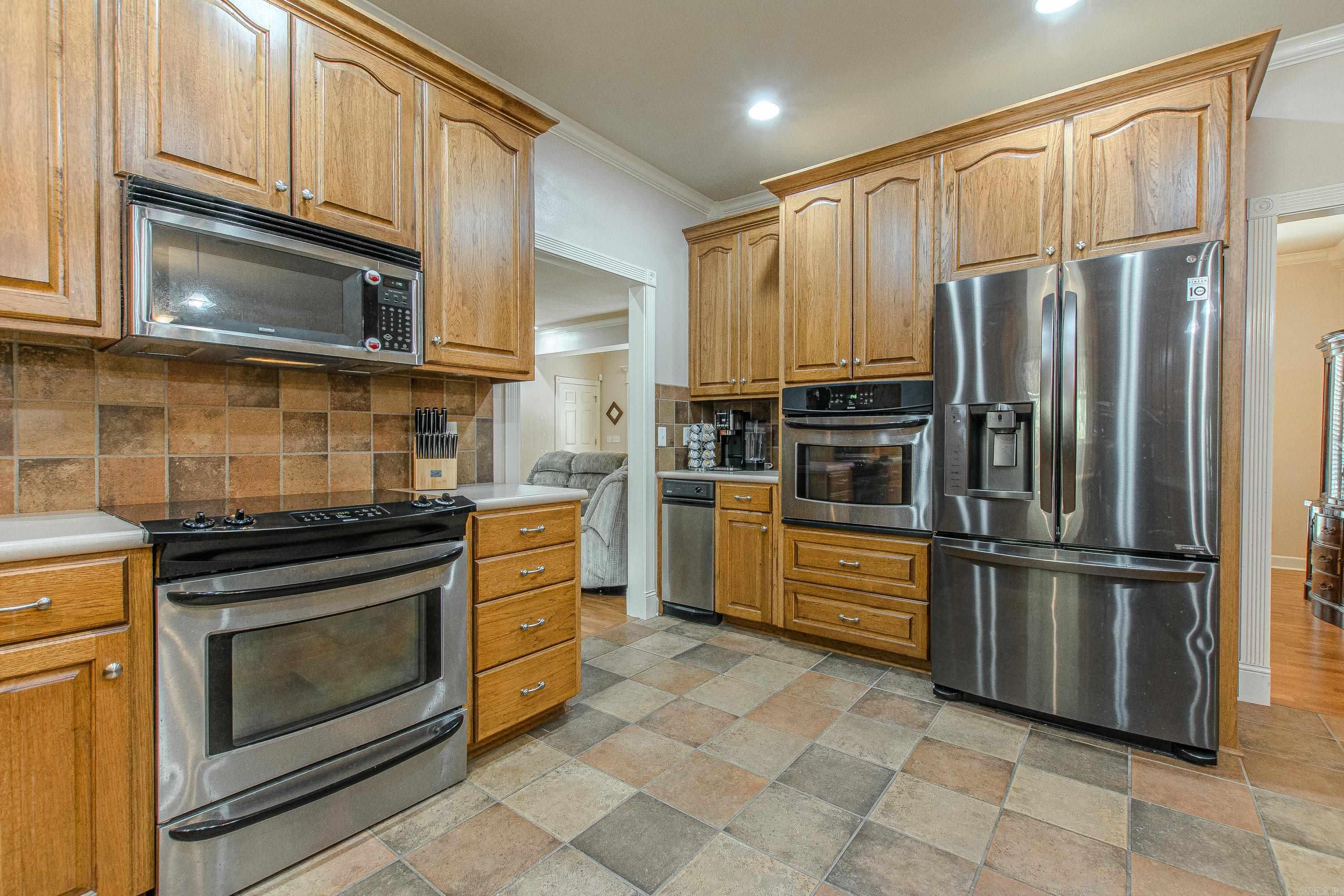 MAPLE CREEK FARMS - Residential