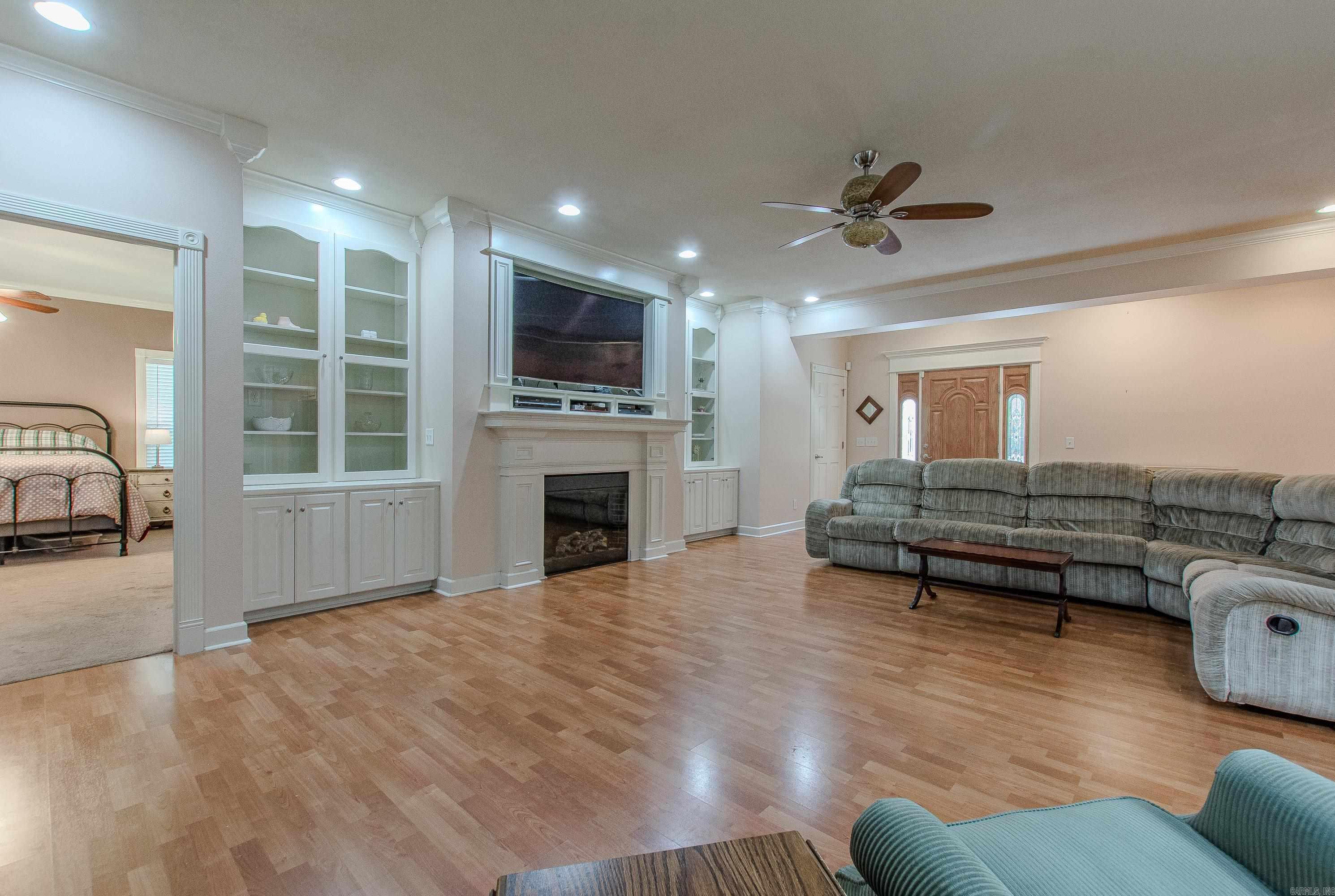 MAPLE CREEK FARMS - Residential