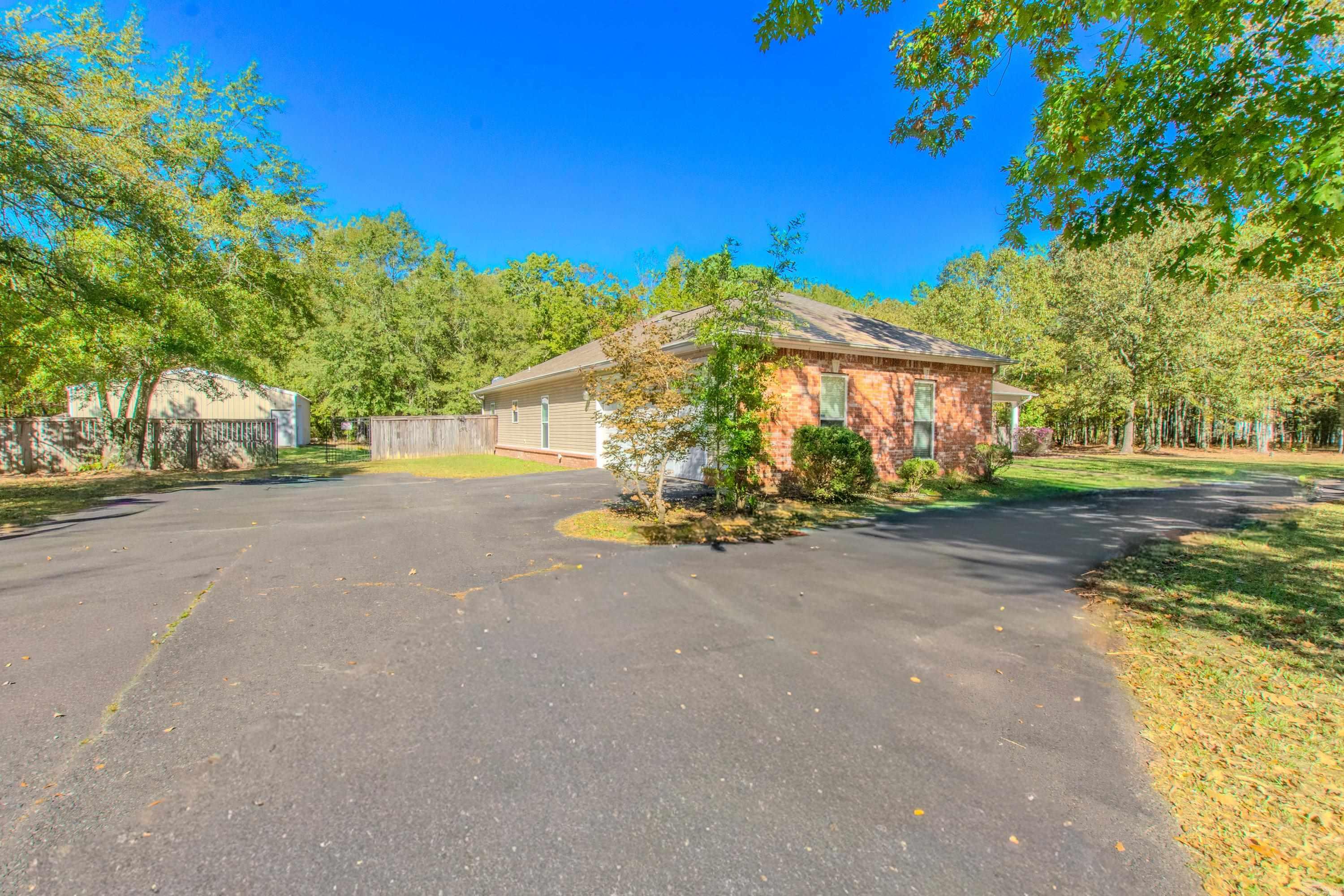 MAPLE CREEK FARMS - Residential