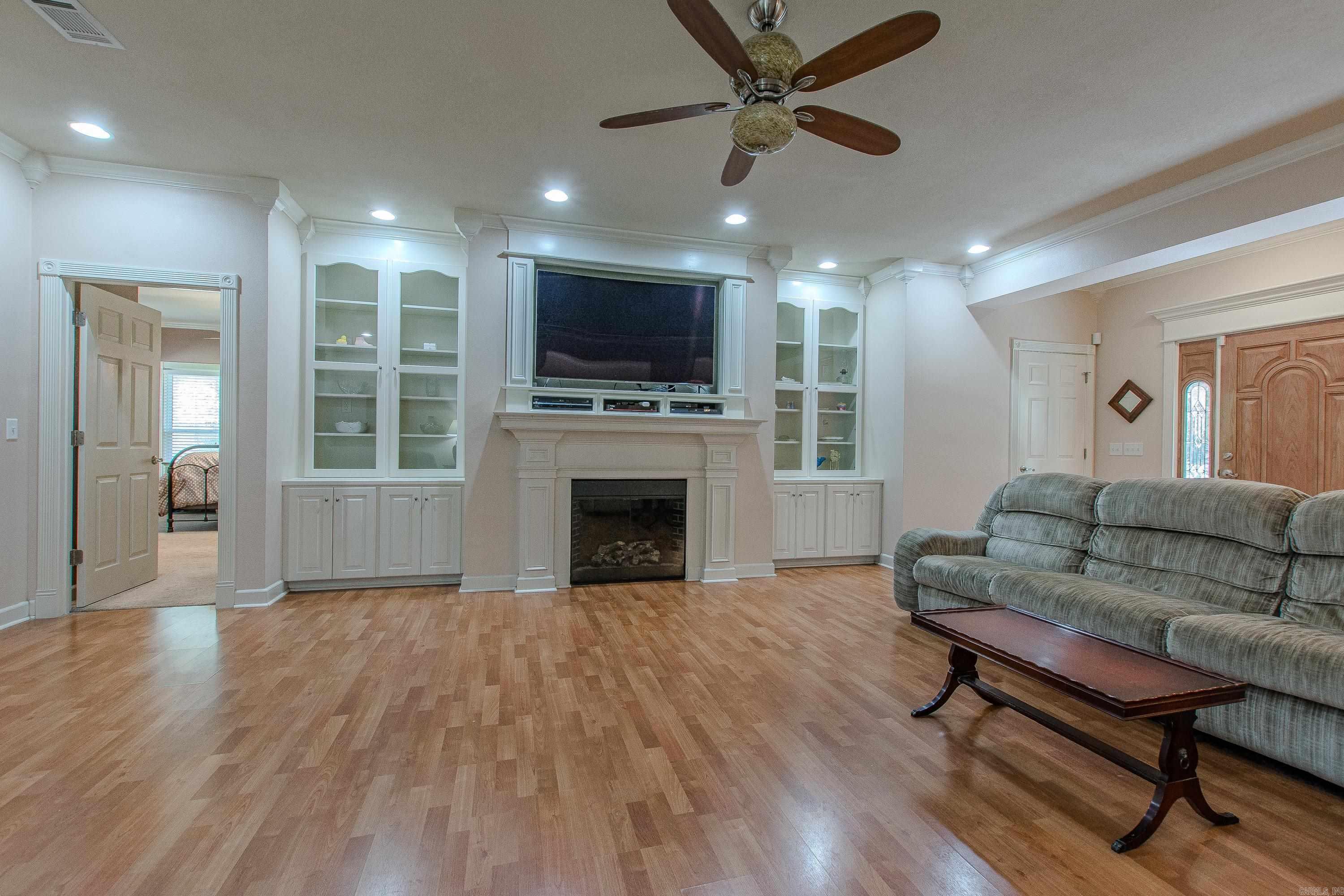 MAPLE CREEK FARMS - Residential