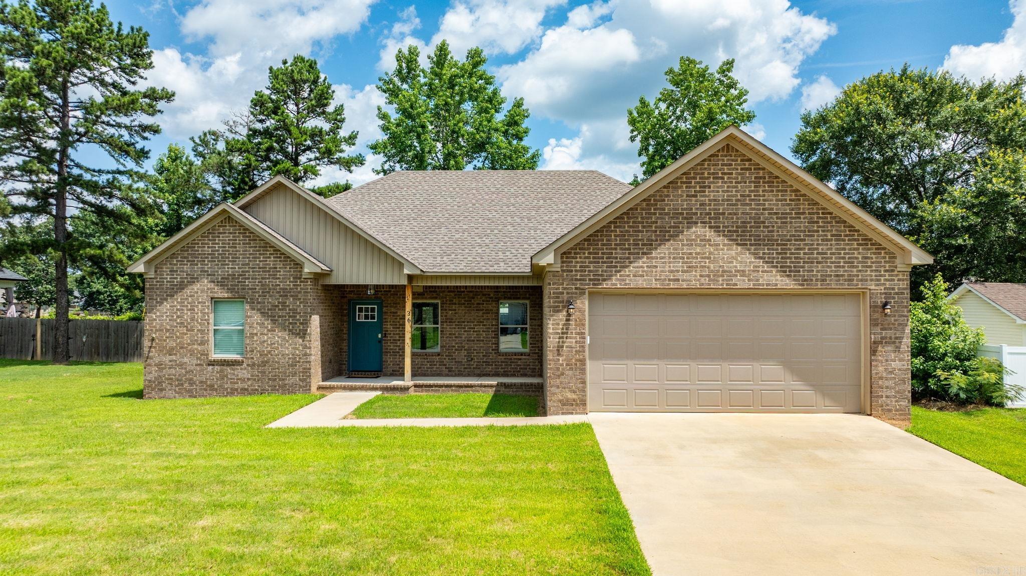 Beautiful newer home in sought-after Wellswood subdivision, located within the city limits! This inviting residence features an open and split floor plan, perfect for comfortable living and entertaining. The stunning kitchen boasts stainless steel appliances, sleek granite countertops, and crisp white cabinetry for a modern touch. Retreat to the spacious master suite, complete with a custom tile shower for a luxurious feel. Additional highlights include a dedicated laundry room with storage cabinets and a convenient hanging bar, as well as a partially fenced backyardāideal for relaxation or play. Donāt miss this move-in ready home with all the updates youāre looking for!