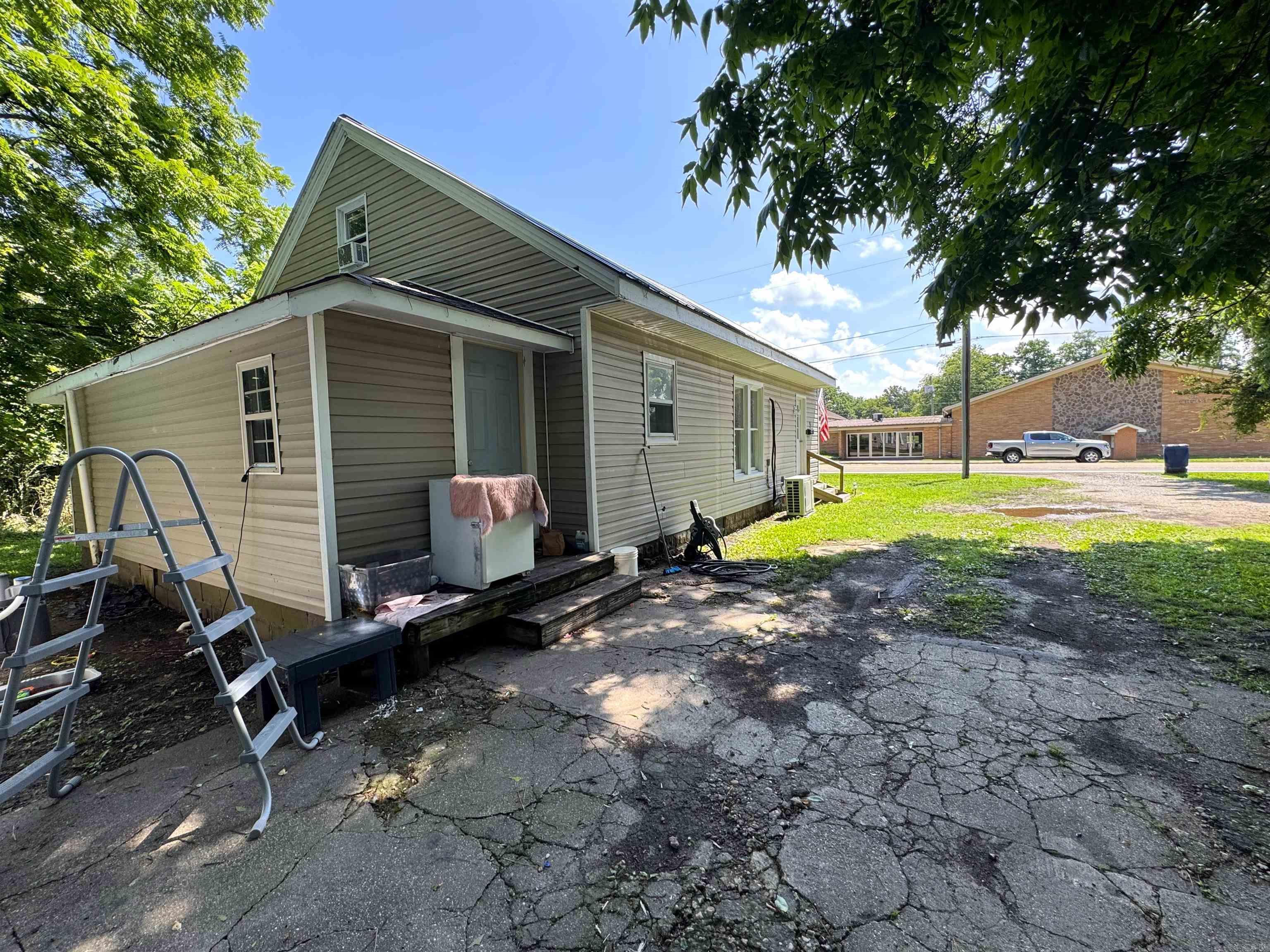 M&B PIGGOTT 2-20-8 - Residential