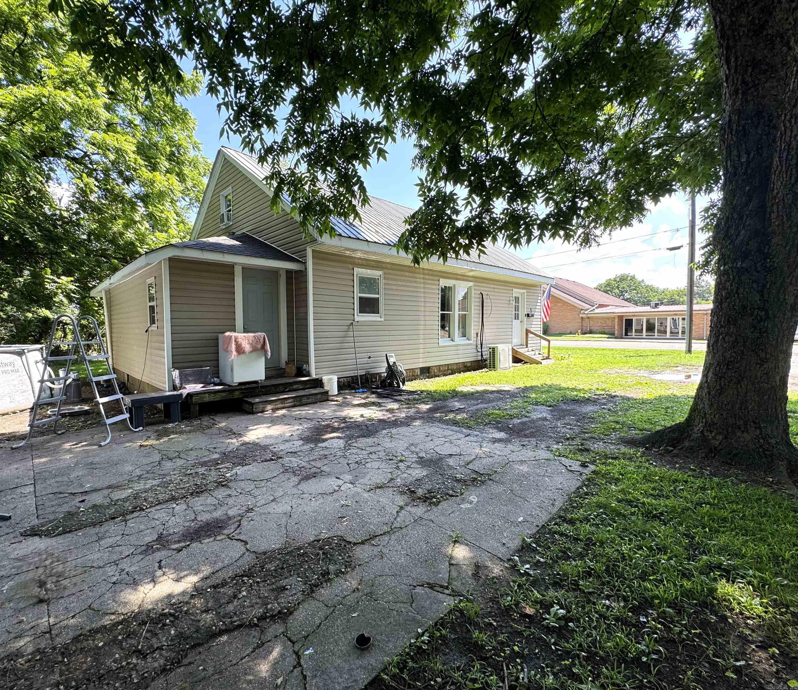 M&B PIGGOTT 2-20-8 - Residential
