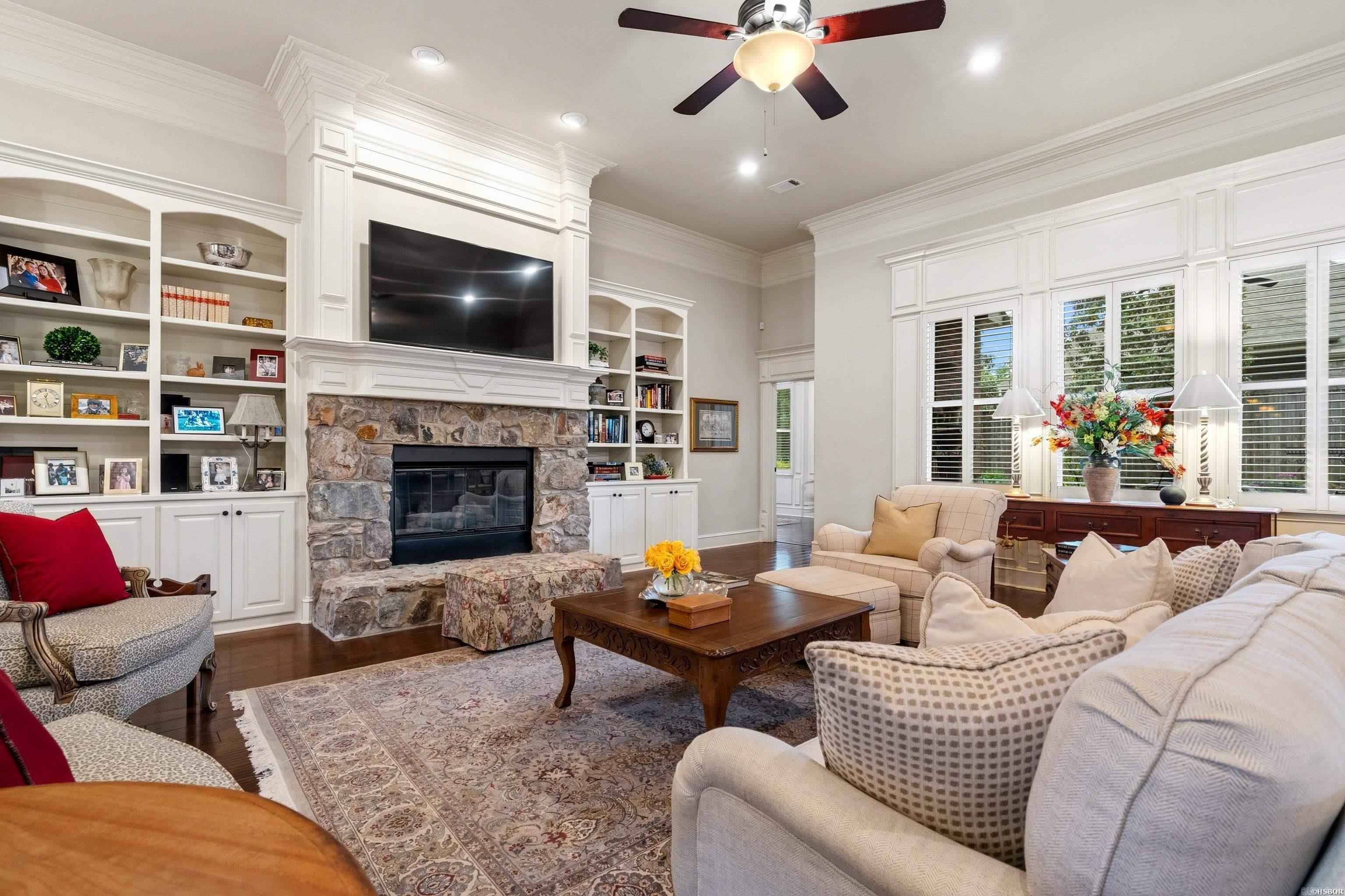 ARLINGTON PARK - Residential