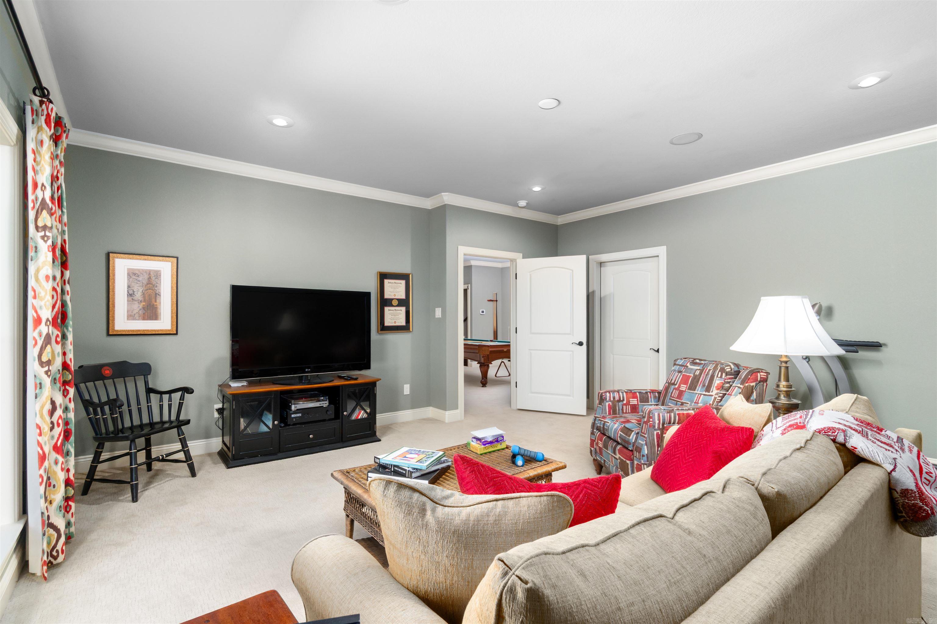ISABELLA - Residential