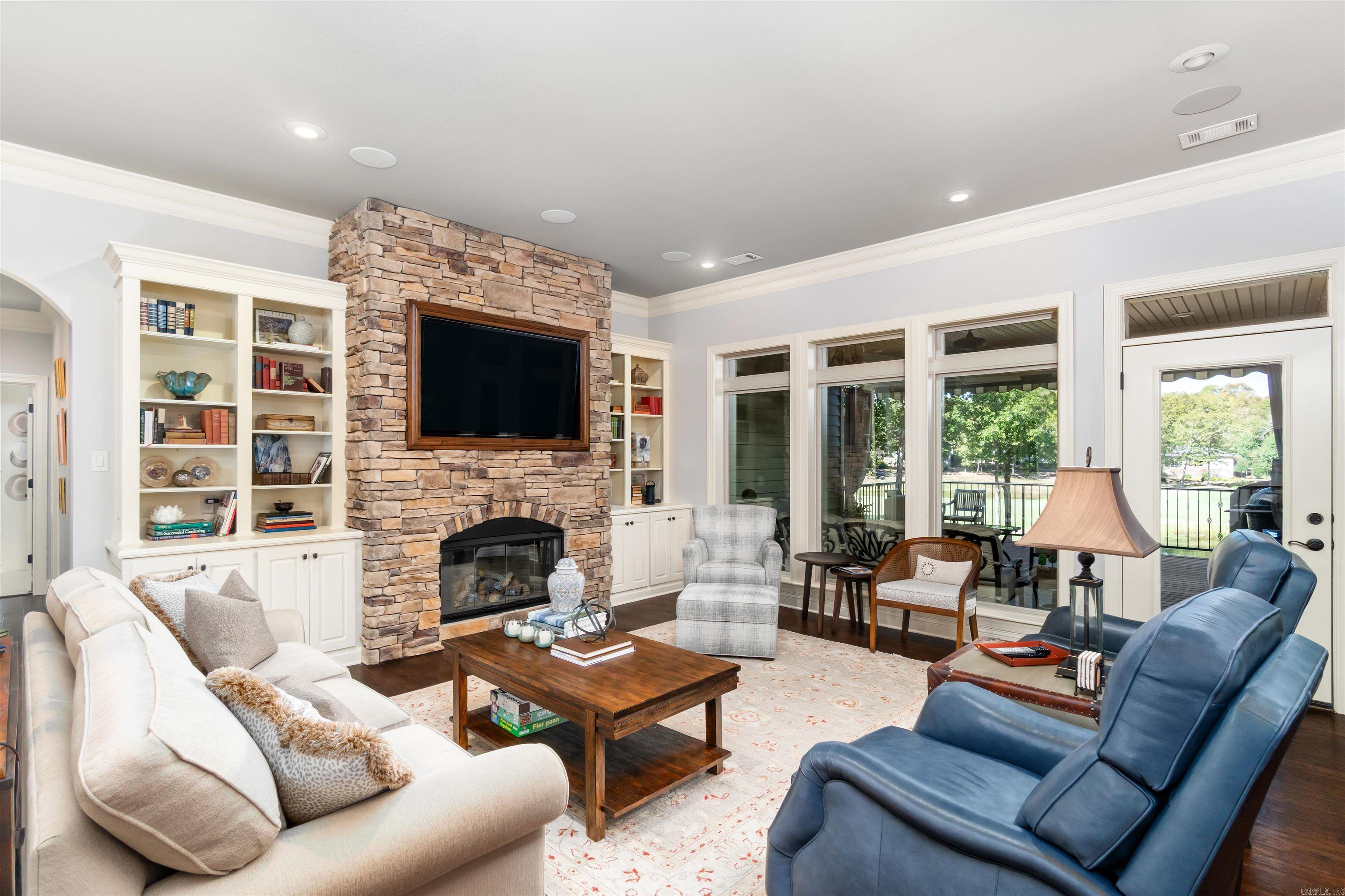 ISABELLA - Residential