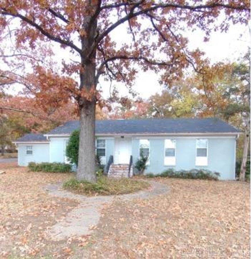 Ask about $350 Gift Card!! See/Show Agent for remarks Located at 8490 Rodney Parham 2 Bedrms, 2 Bathrms House for Rent in West Little Rock w/ Approx. 1674 sq ft. The Kitchen is furnished with a Range, Microwave/Vent, Dishwasher&Disposal. You furnish the Fridge. The washer & electric dryer connections are conveniently located in a separate Utility Room off the Kitchen. INCLUDES:Den w/ a Wood Burning Fireplace, Mini Blinds,Central Heat and Air,Hardwood & Ceramic floors,Large Patio,Fenced Backyard