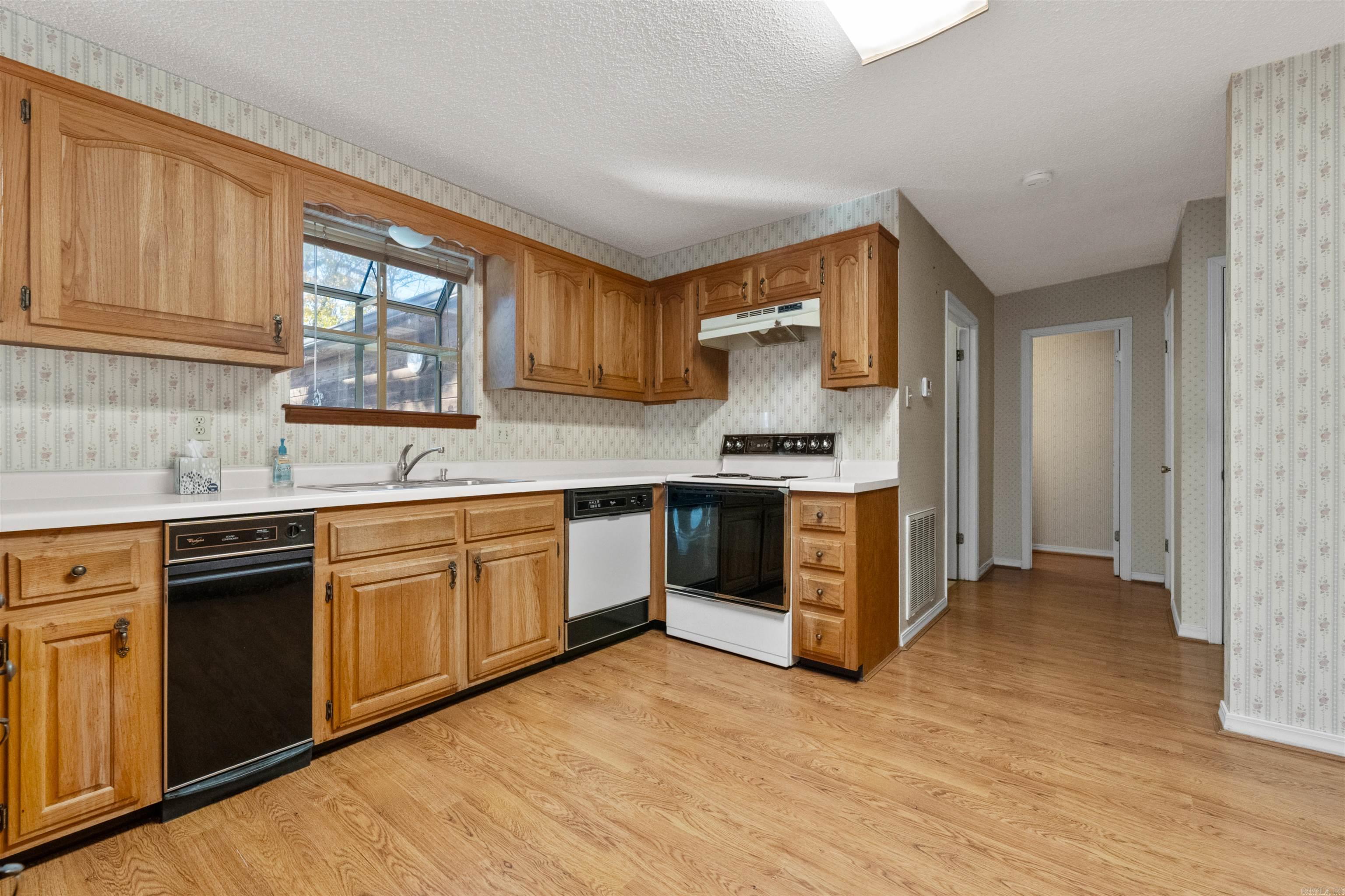 WESTLAKE - Residential