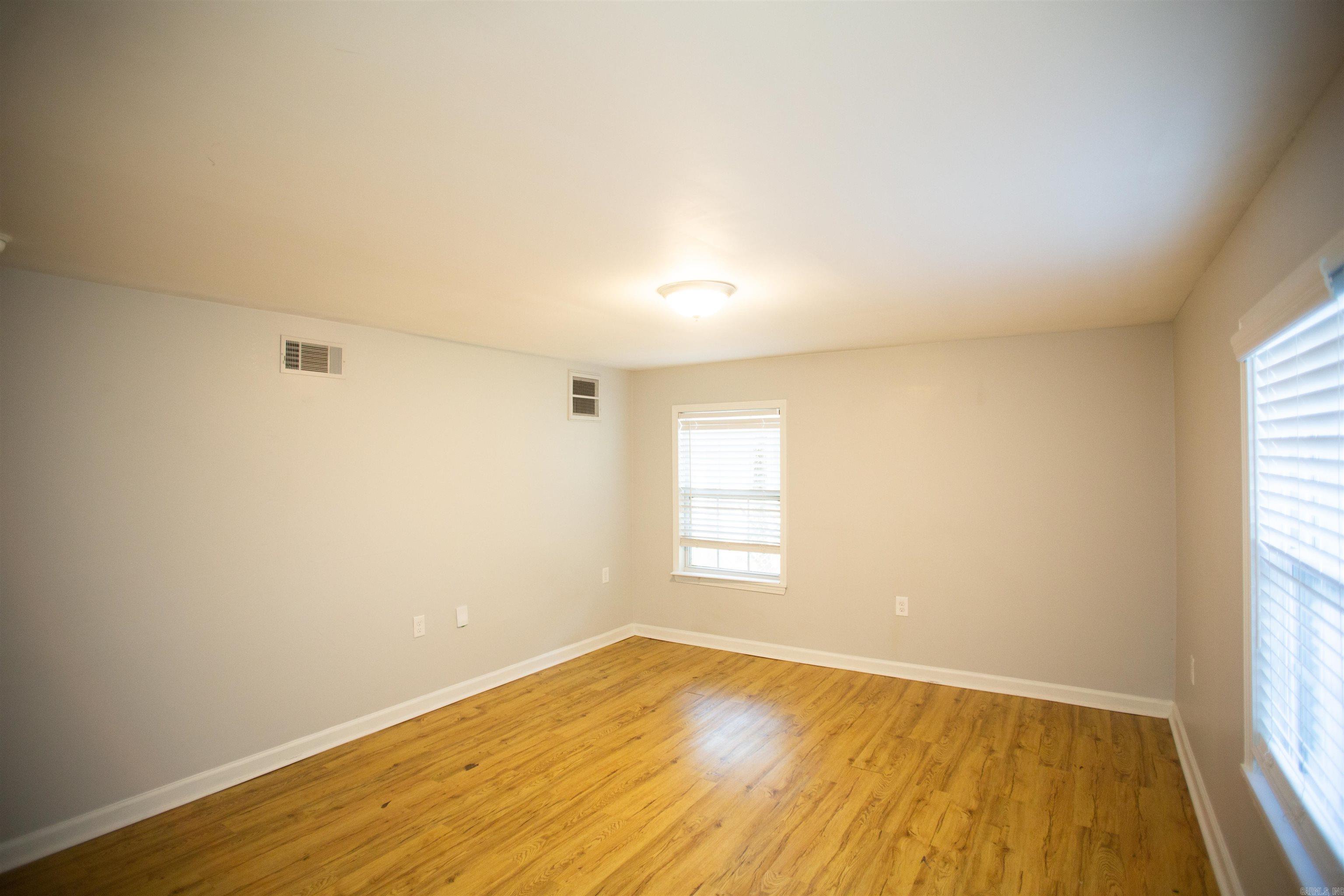 COOLWOOD - Residential